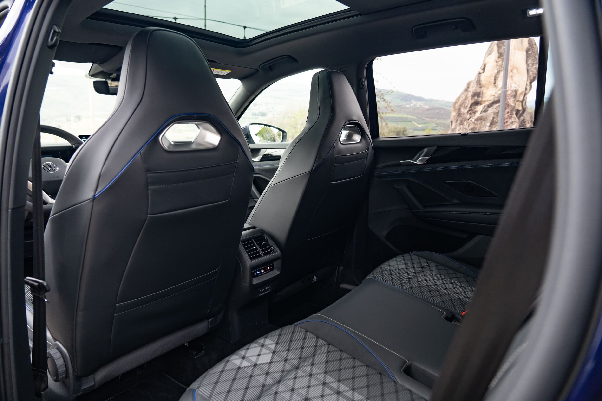 Volkswagen Tayron, il primo contatto in azione