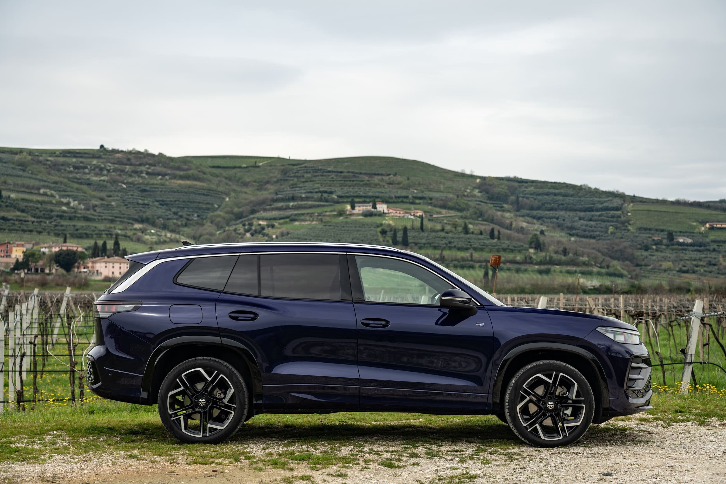 Volkswagen Tayron, il primo contatto in azione