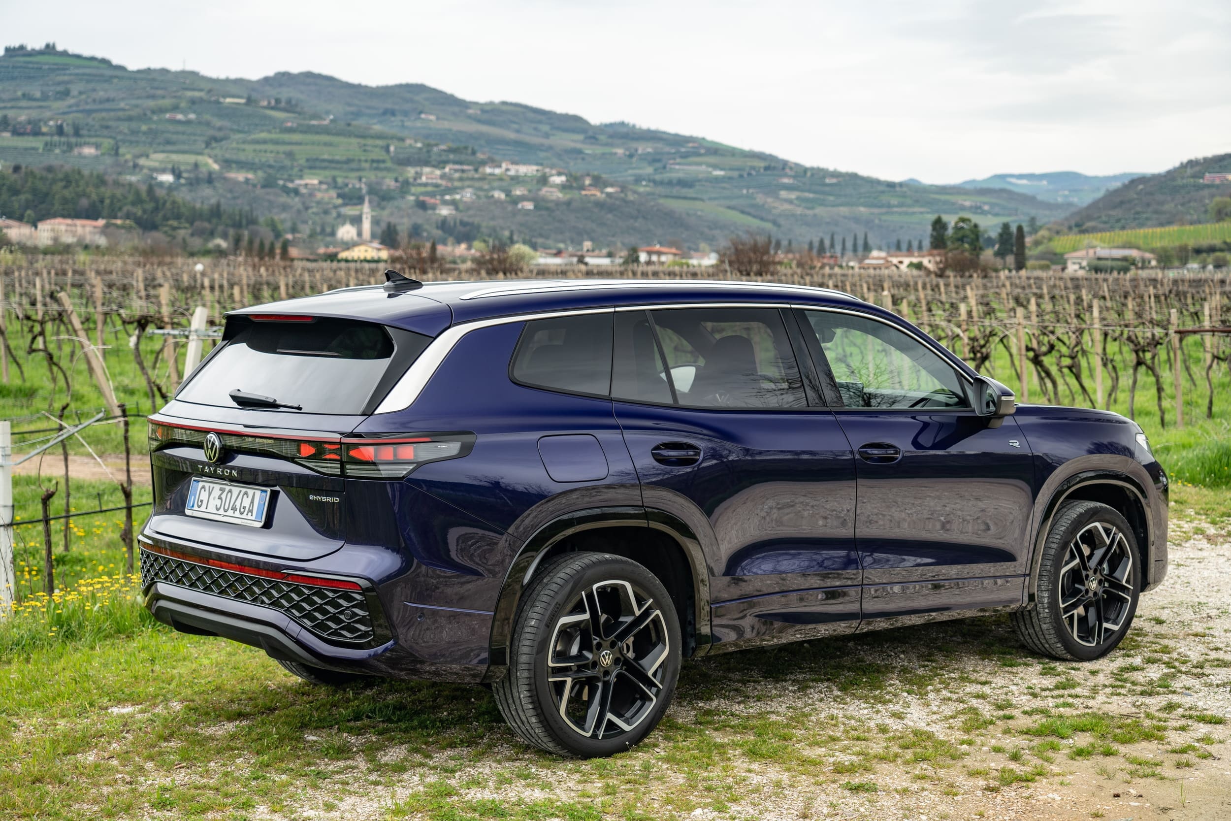 Volkswagen Tayron, il primo contatto in azione