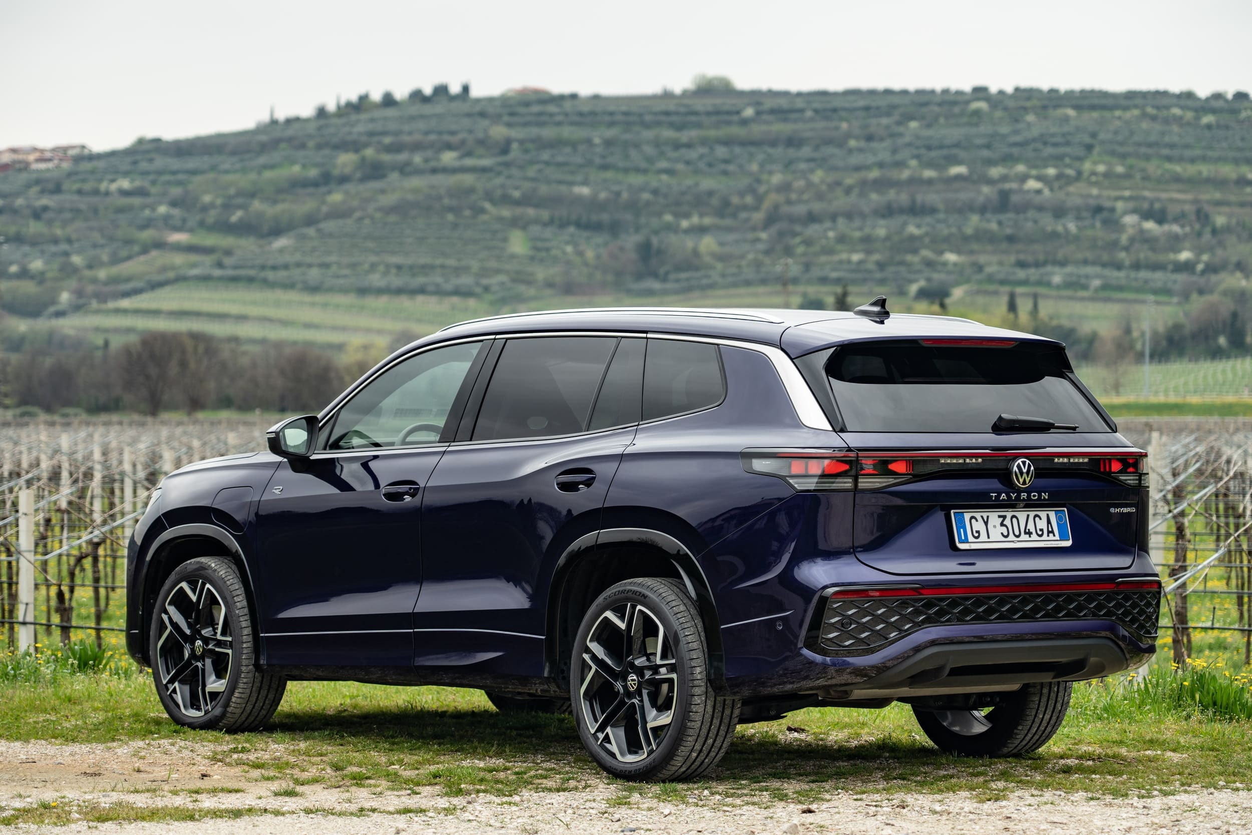 Volkswagen Tayron, il primo contatto in azione