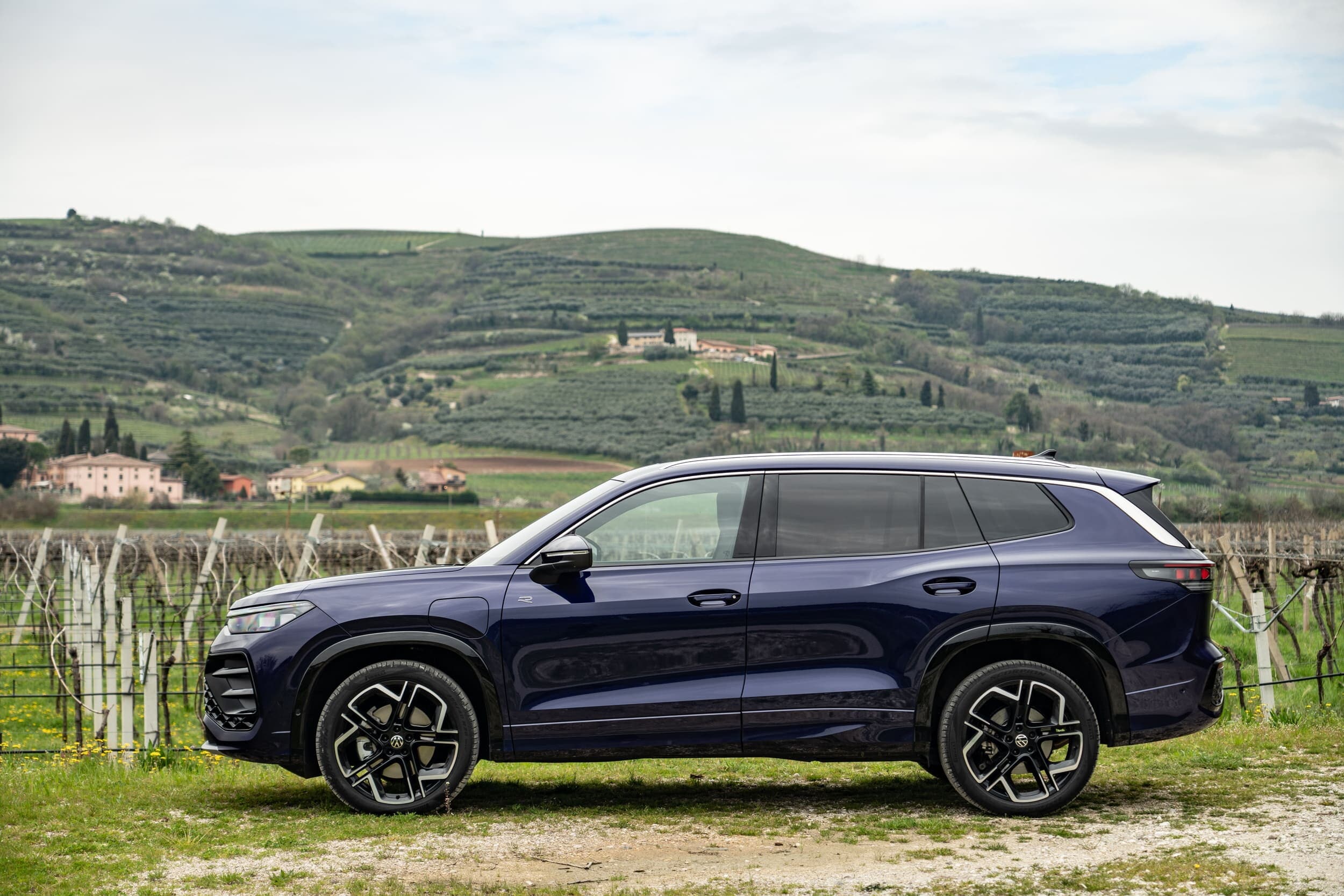 Volkswagen Tayron, il primo contatto in azione