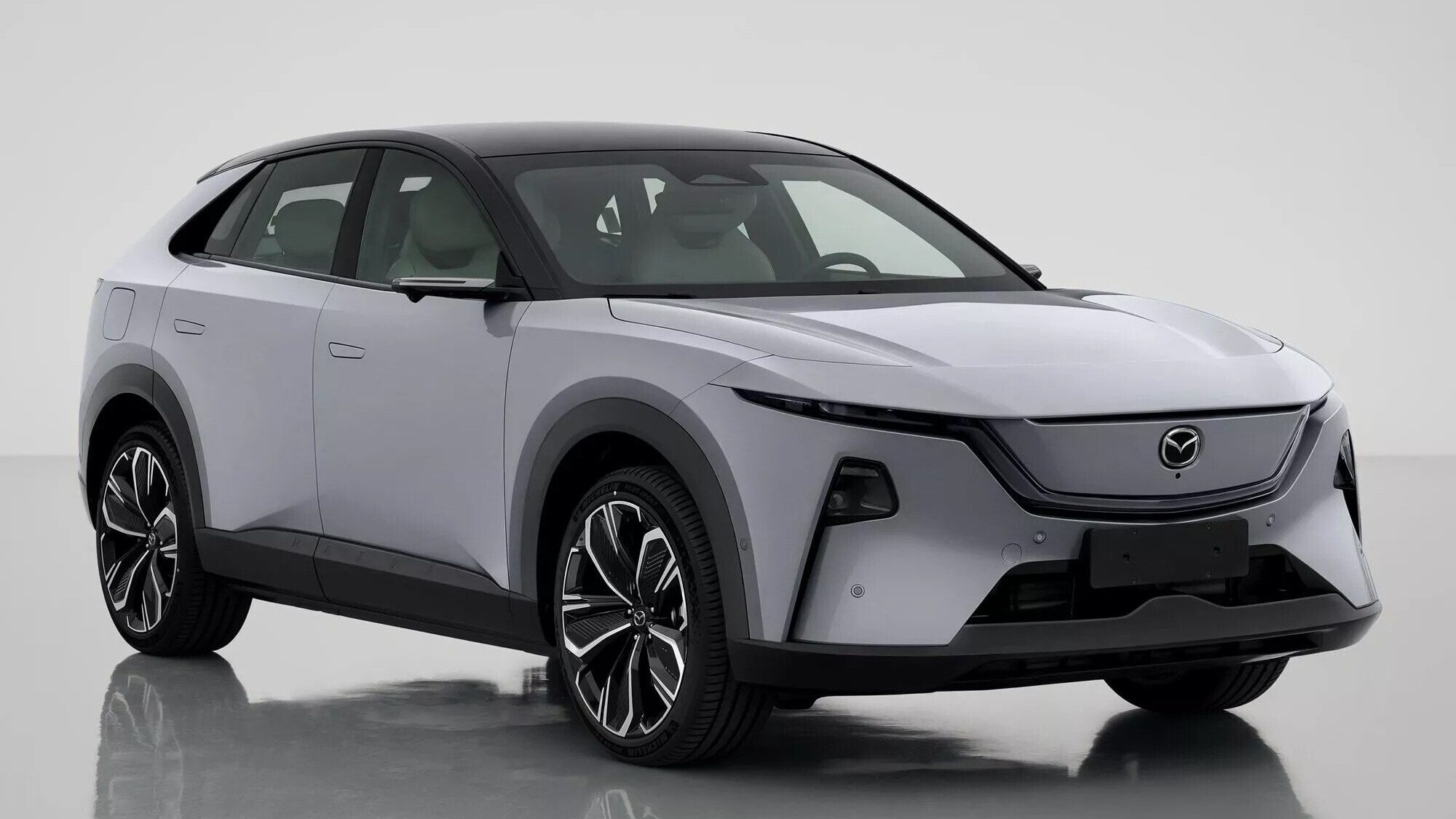 Mazda EZ-60 si prepara per Shanghai, eccola elettrica e con range extender