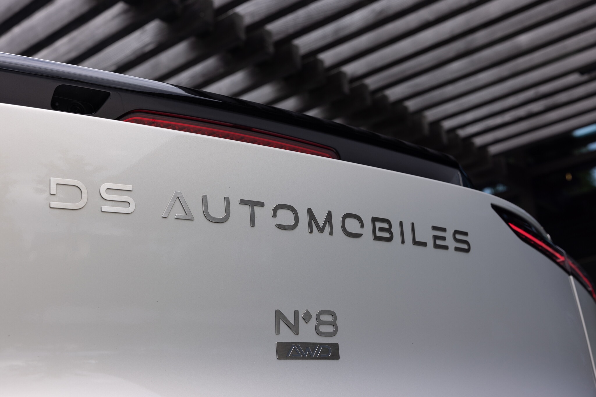 DS N°8, al volante della nuova ammiraglia francese