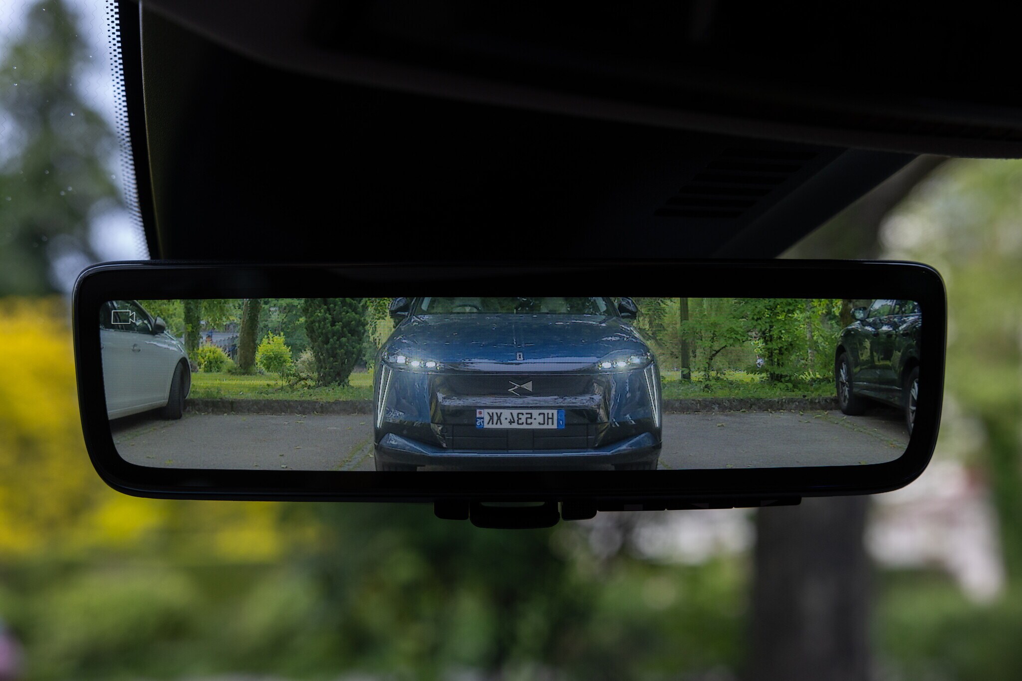 DS N°8, al volante della nuova ammiraglia francese