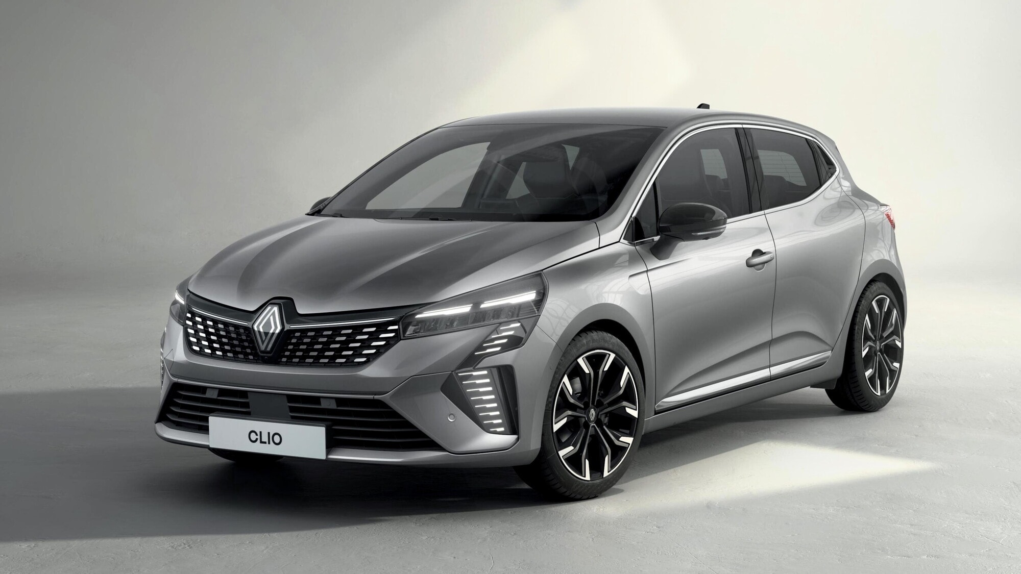 Renault per neopatentati 2025, i modelli benzina e ibridi