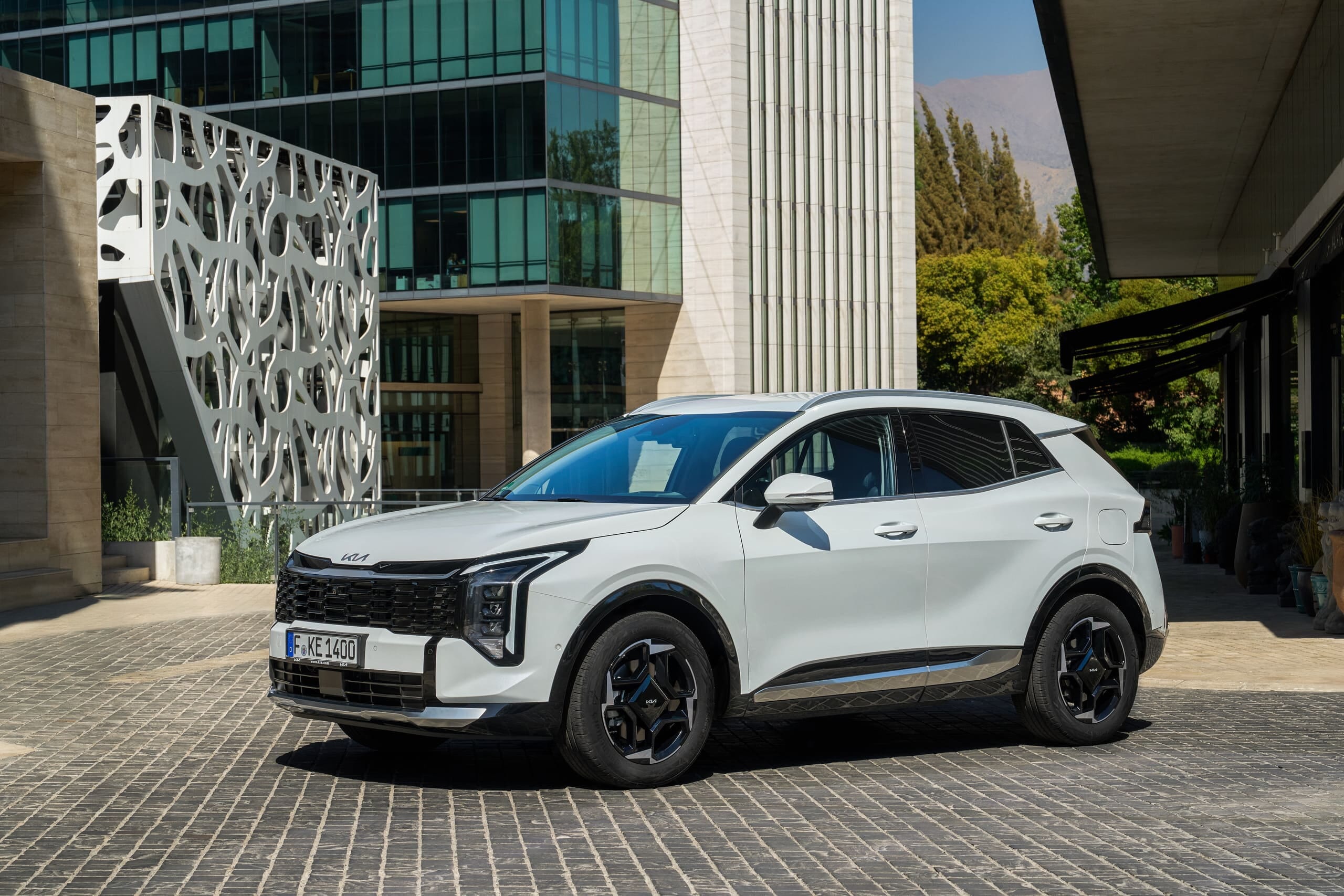 Kia Sportage 2025, la bestseller si rinnova 