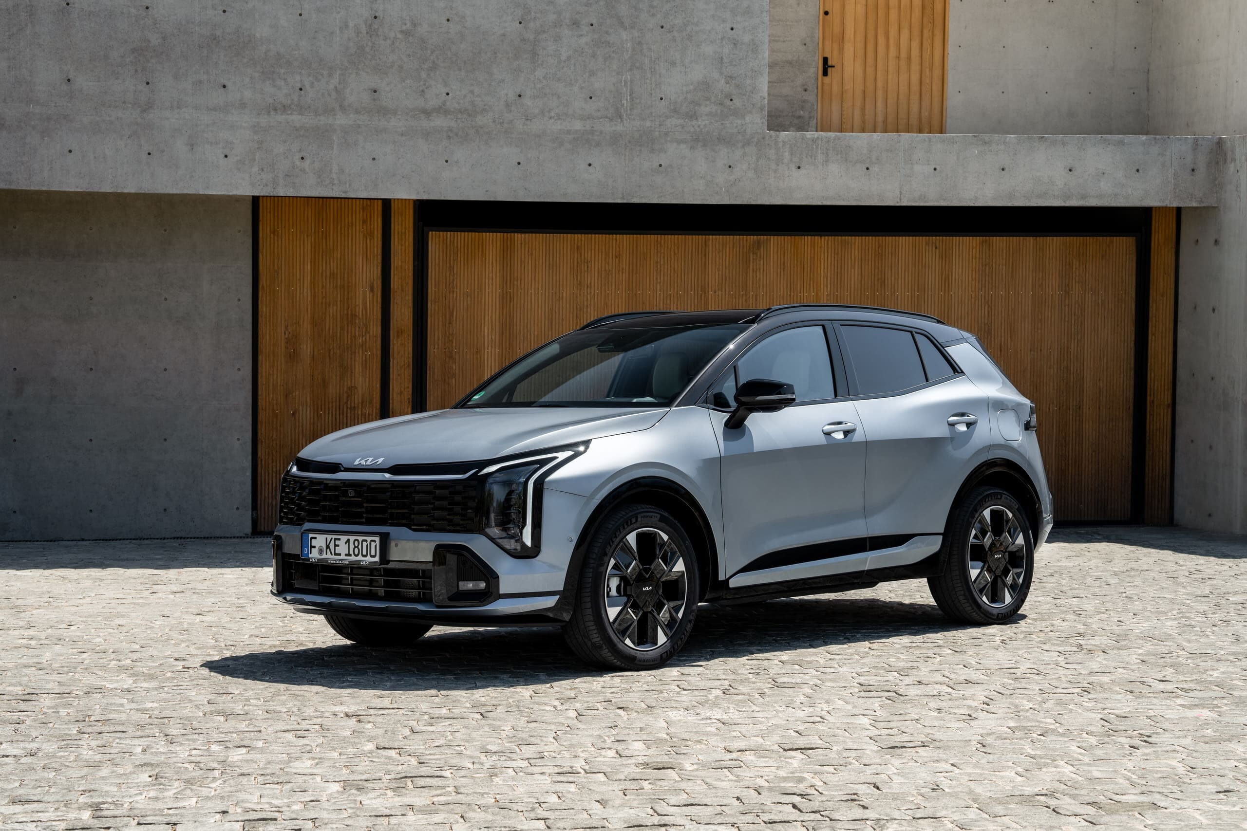 Kia Sportage 2025, la bestseller si rinnova 