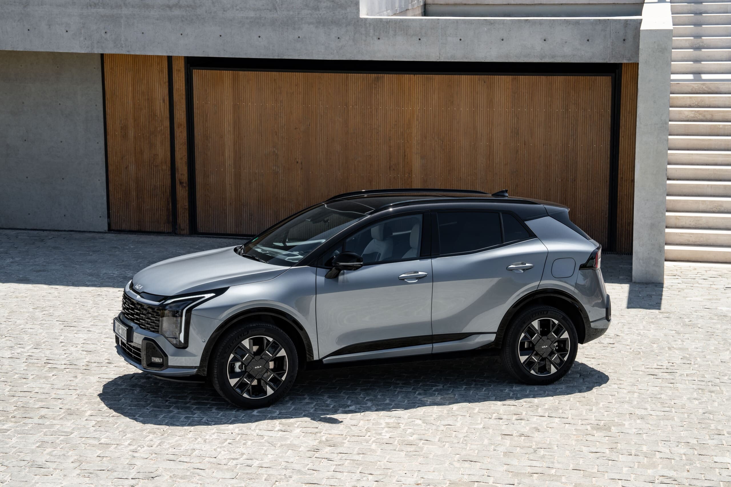 Kia Sportage 2025, la bestseller si rinnova 