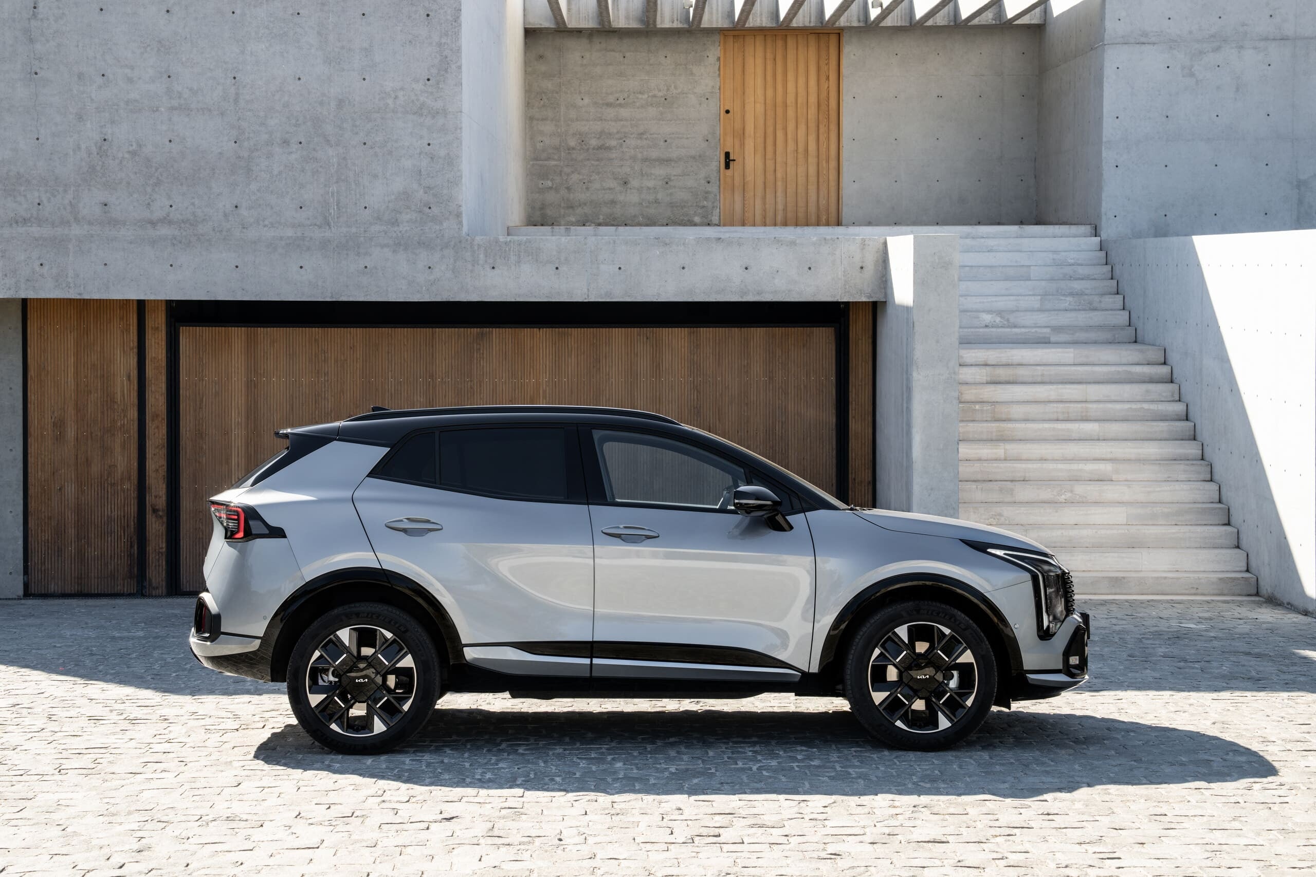 Kia Sportage 2025, la bestseller si rinnova 
