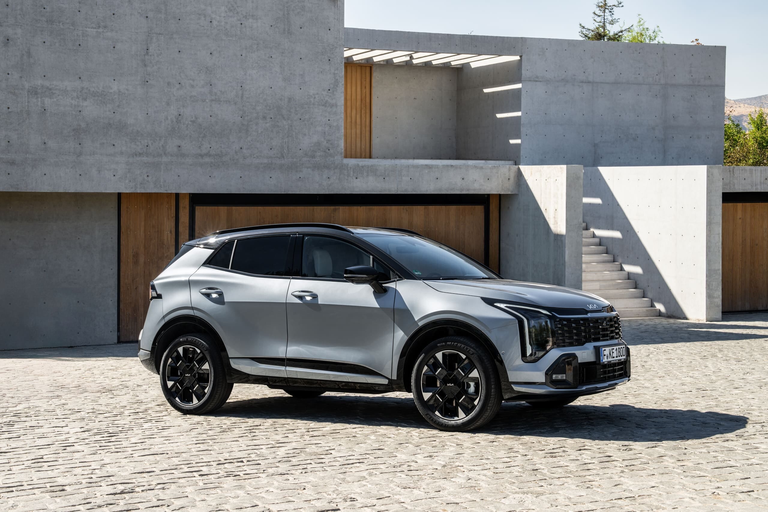 Kia Sportage 2025, la bestseller si rinnova 