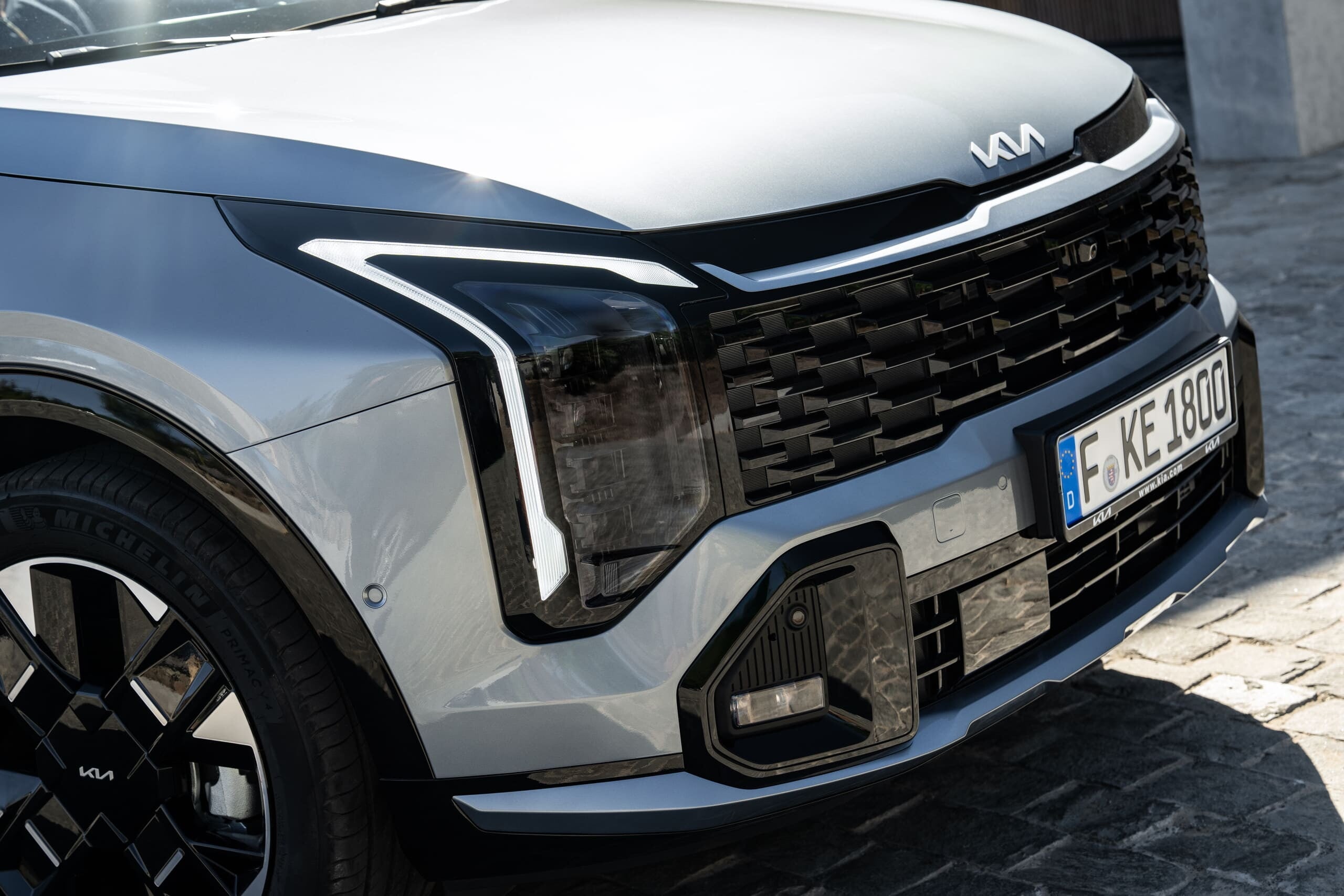Kia Sportage 2025, la bestseller si rinnova 