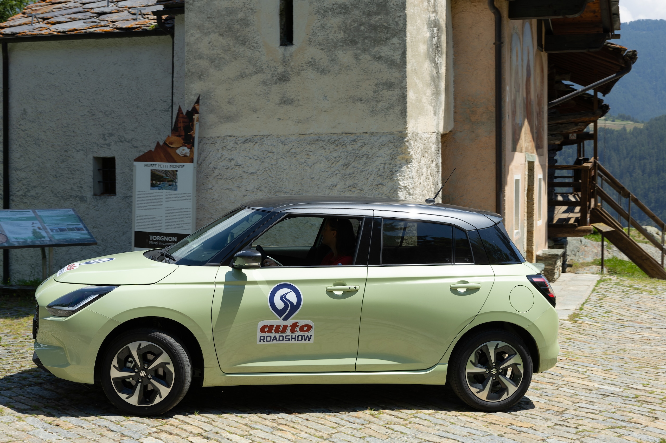Swift Hybrid 1.2 TOP 4WD