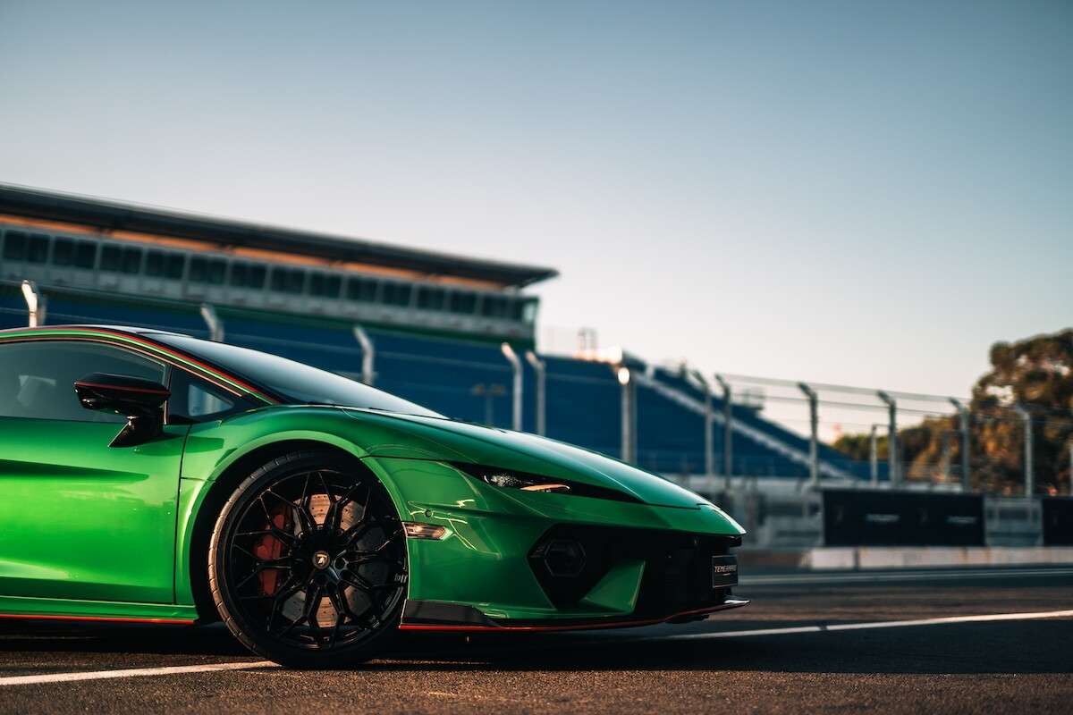 Lamborghini Temerario, la supercar ibrida in pista