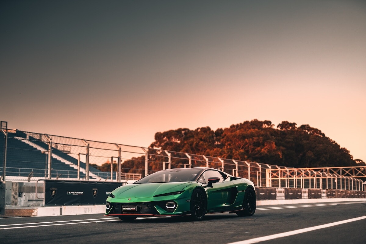 Lamborghini Temerario, la supercar ibrida in pista