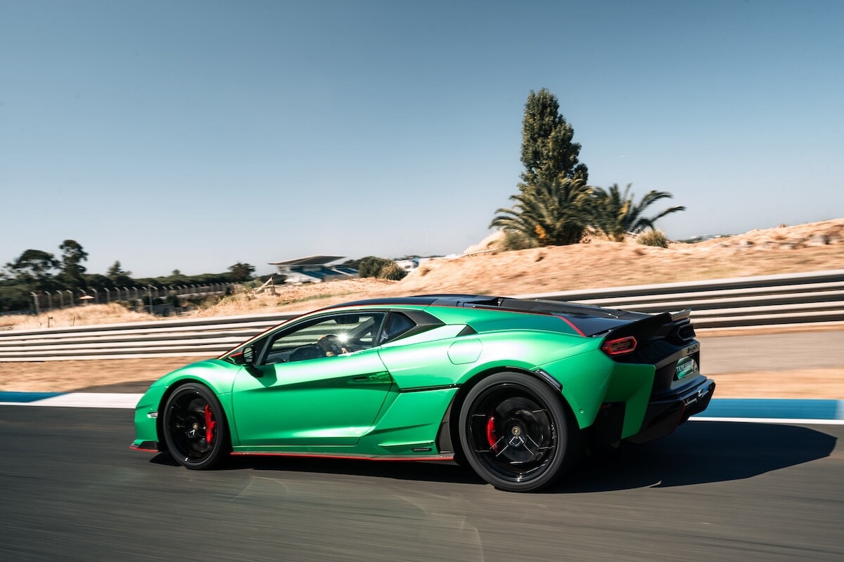 Lamborghini Temerario, la supercar ibrida in pista