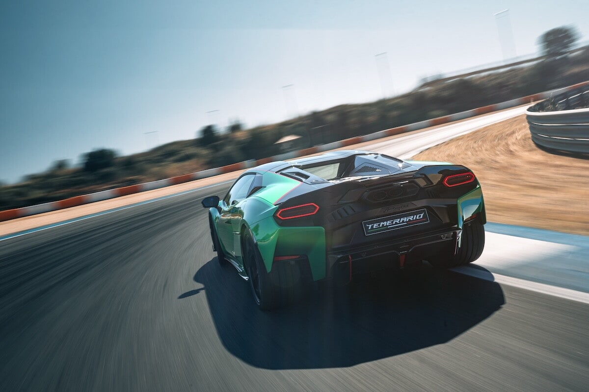 Lamborghini Temerario, la supercar ibrida in pista