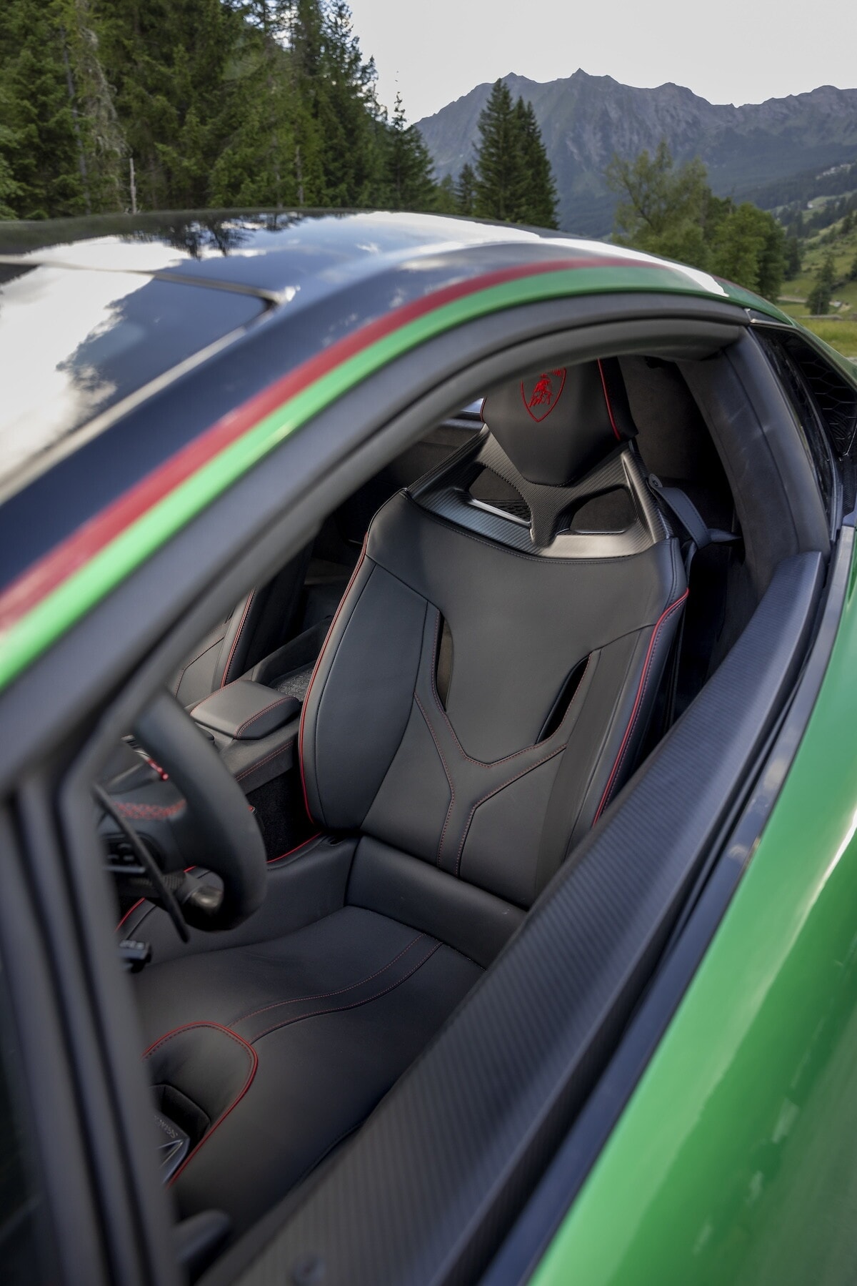 Lamborghini Temerario, la supercar ibrida in pista