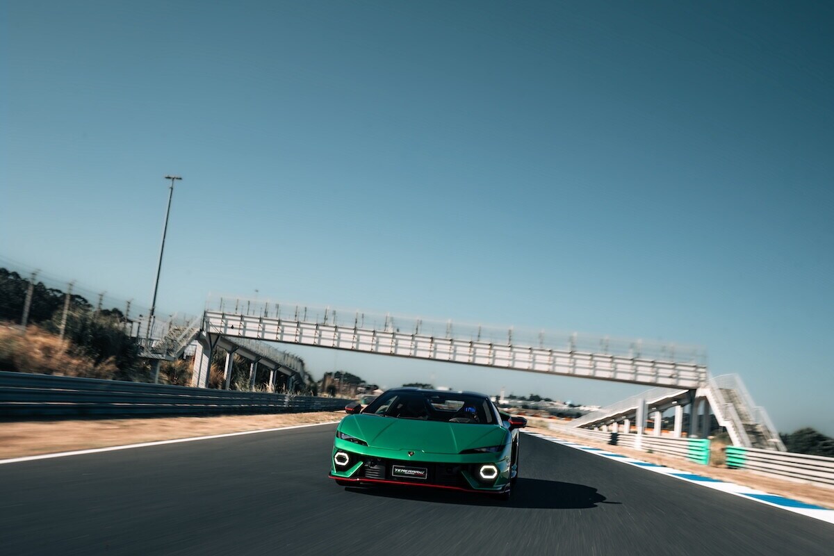 Lamborghini Temerario, la supercar ibrida in pista
