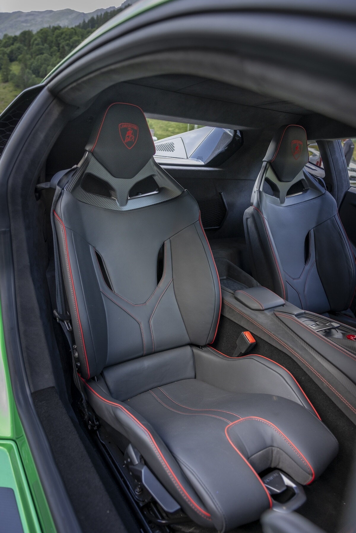 Lamborghini Temerario, la supercar ibrida in pista