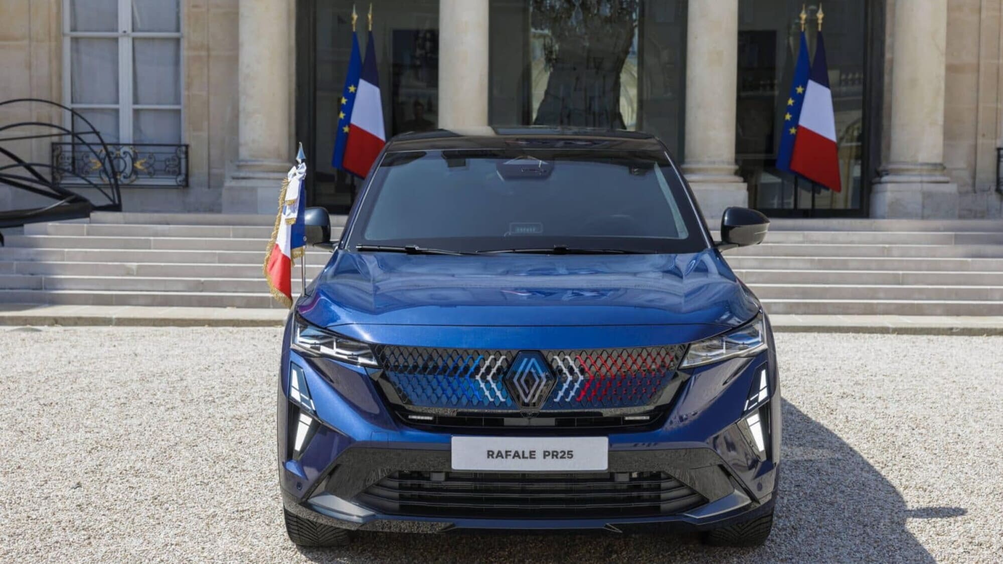 Renault Rafale Presidentiel, l’ammiraglia di Macron. Lusso e hi-tech