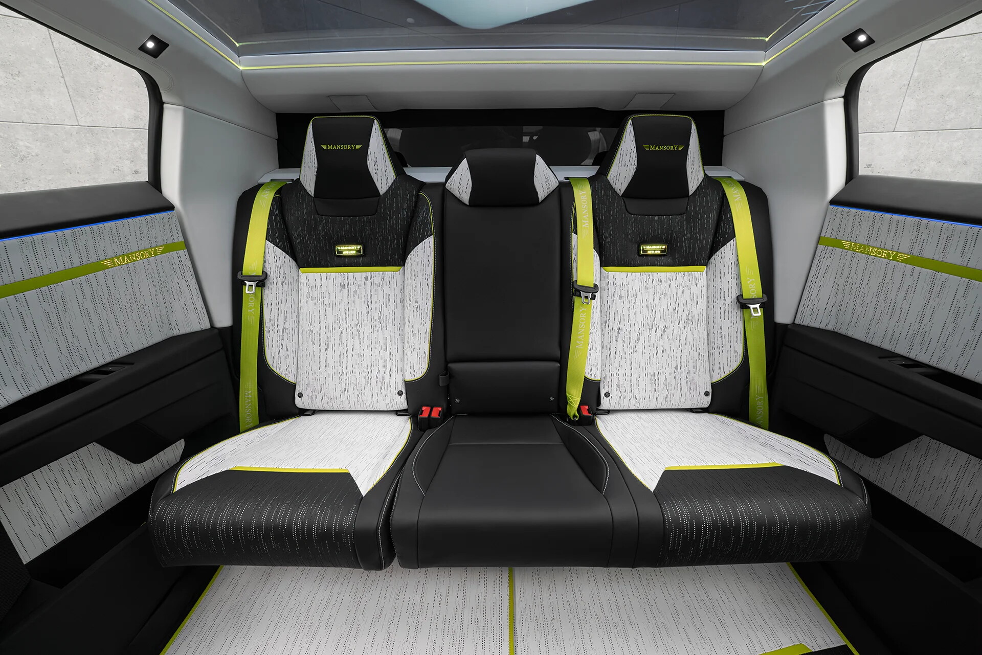 Le foto del Mansory Cybertruck Elongation EVO