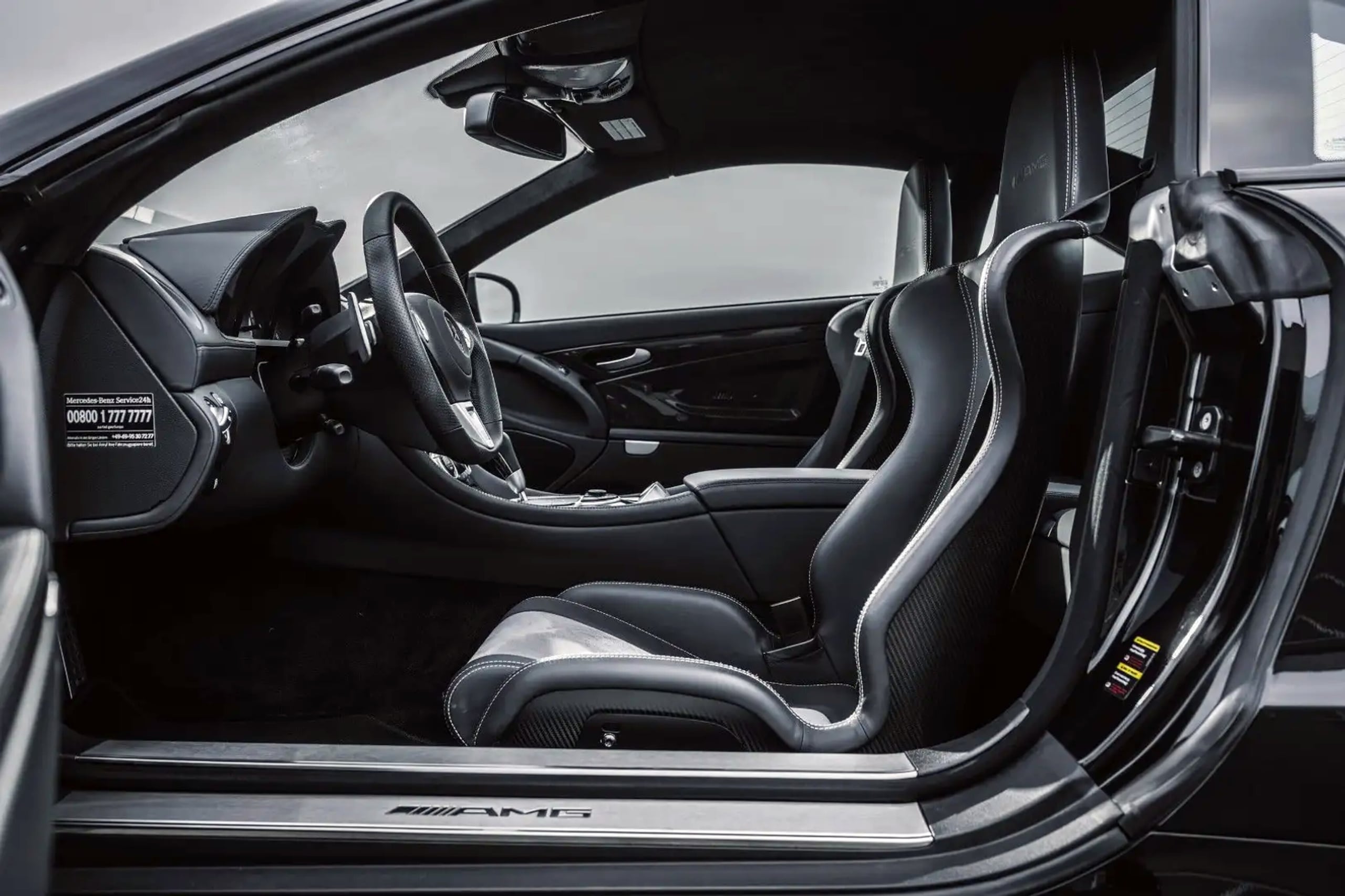 La Mercedes SL 65 AMG Black Series appartenuta a Toto Wolff è in vendita