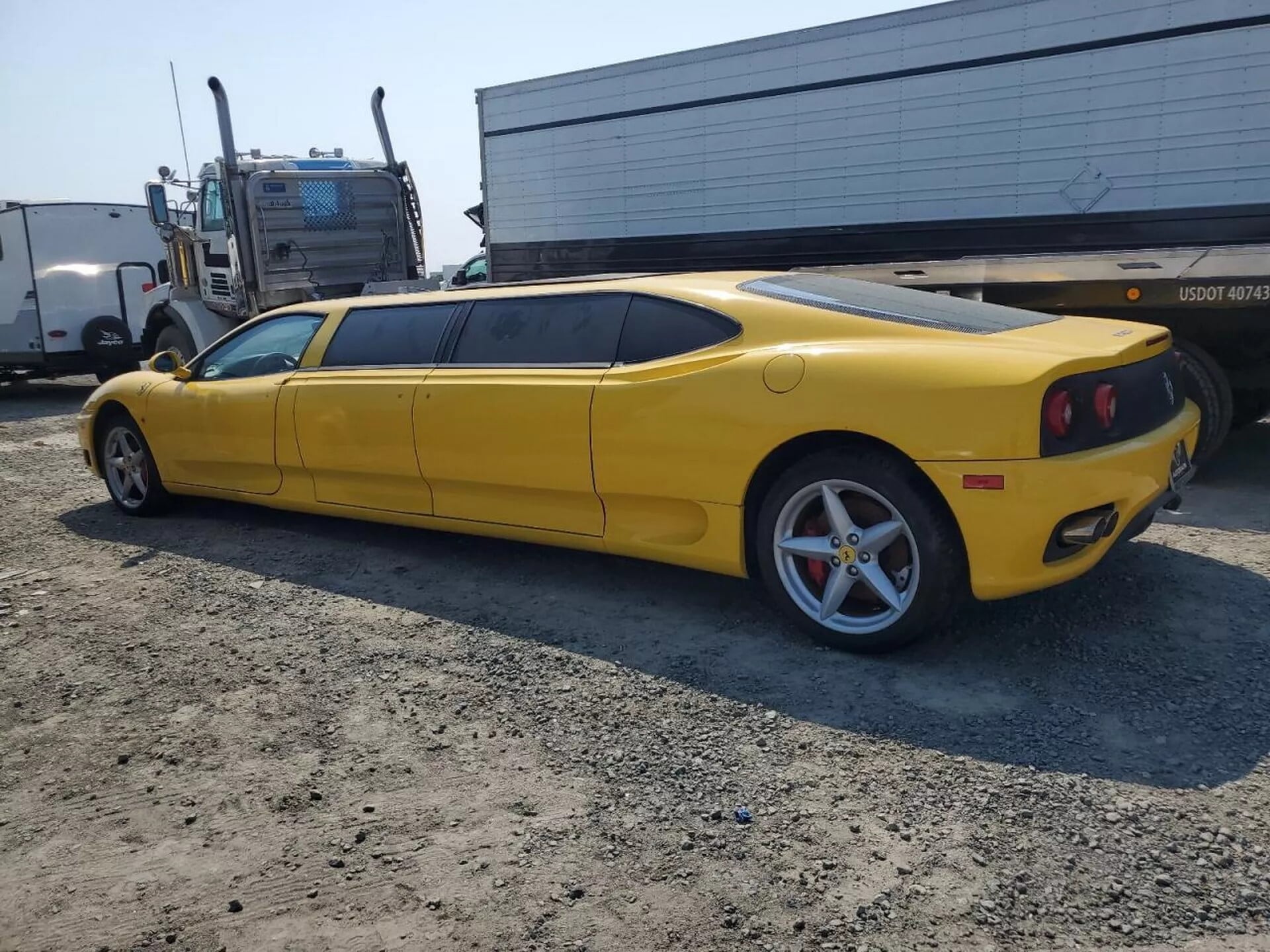 Le foto della Ferrari 360 Modena Limousine