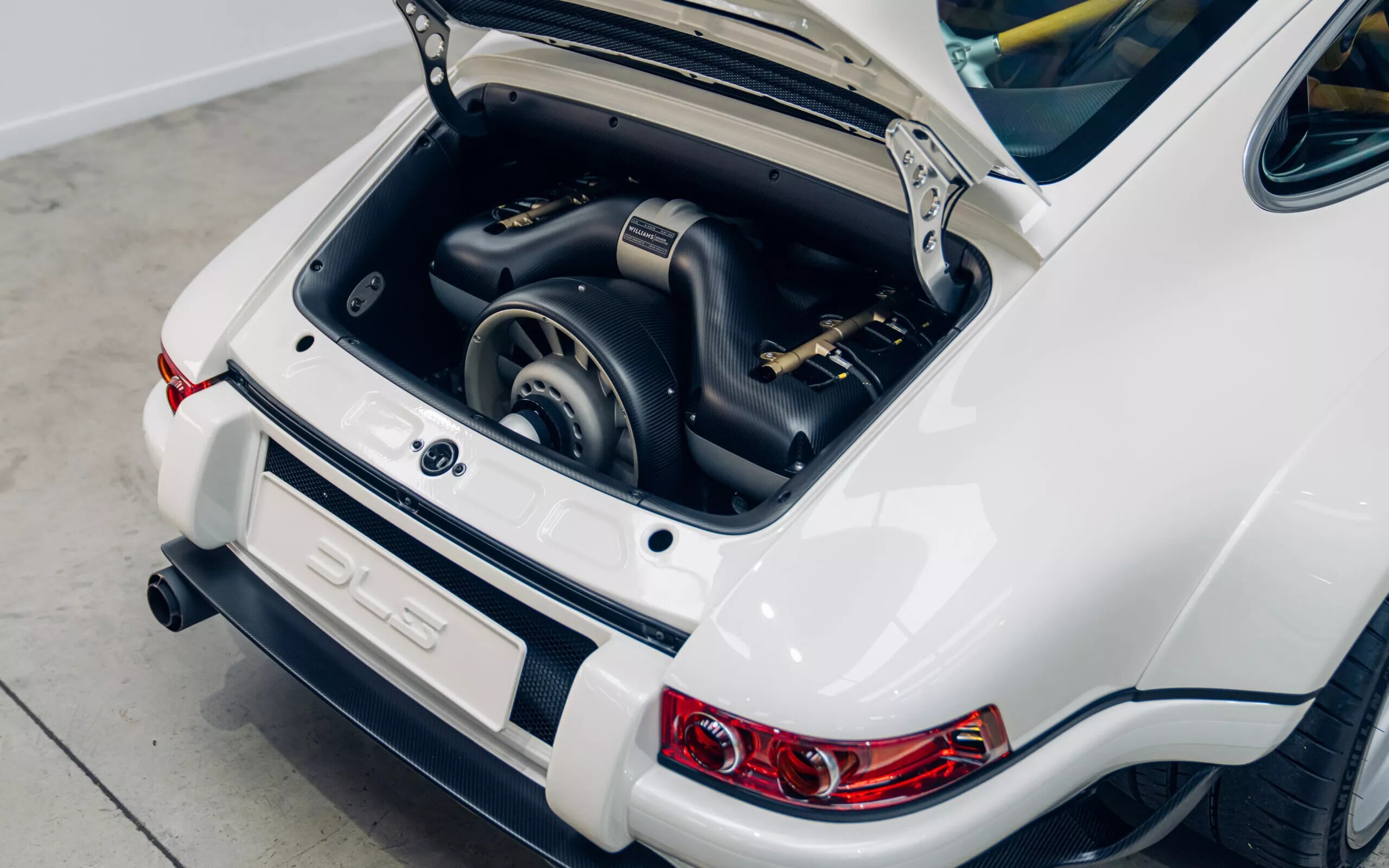 L'incredibile restomod Singer DLS vale oltre 3 milioni