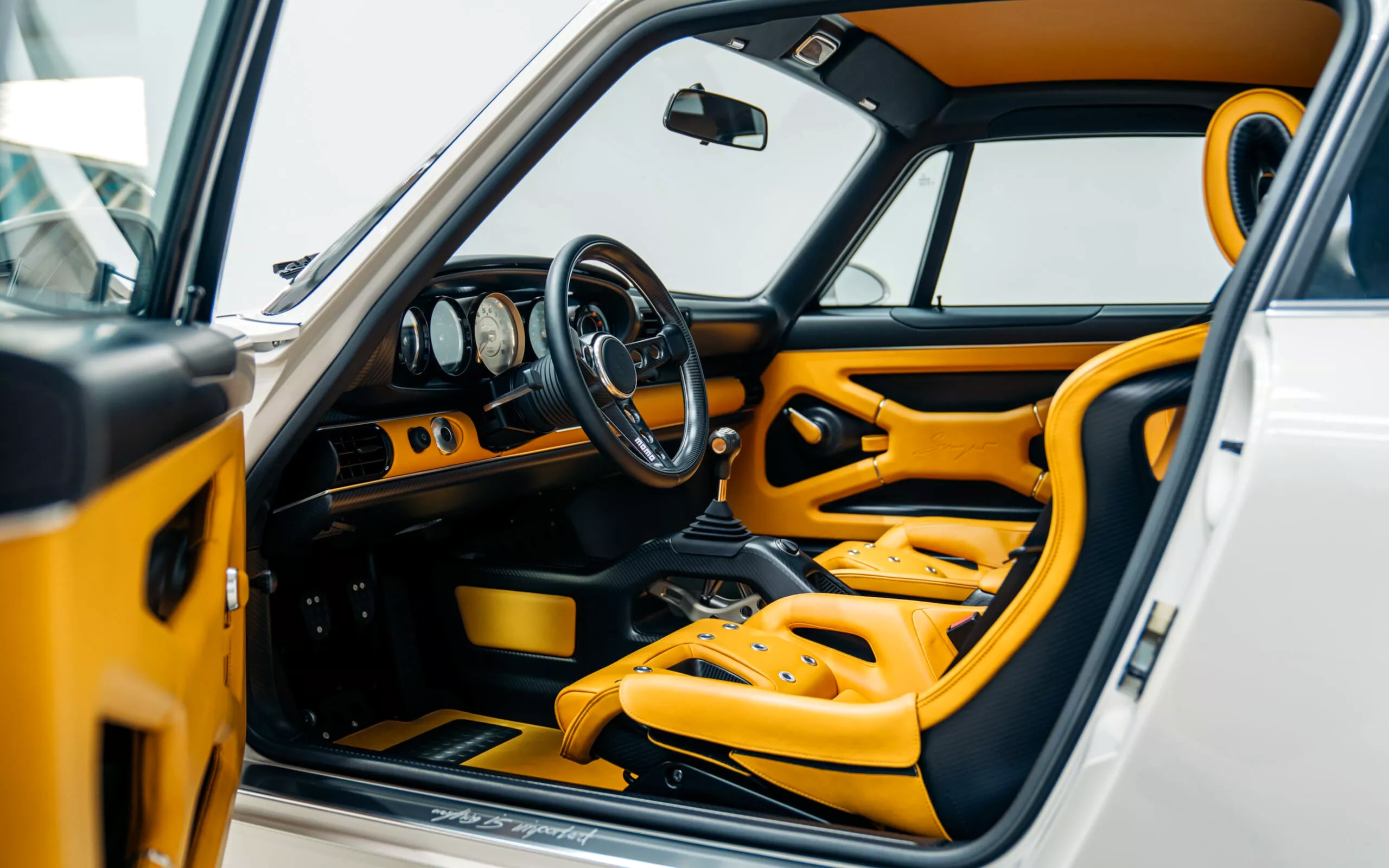 L'incredibile restomod Singer DLS vale oltre 3 milioni