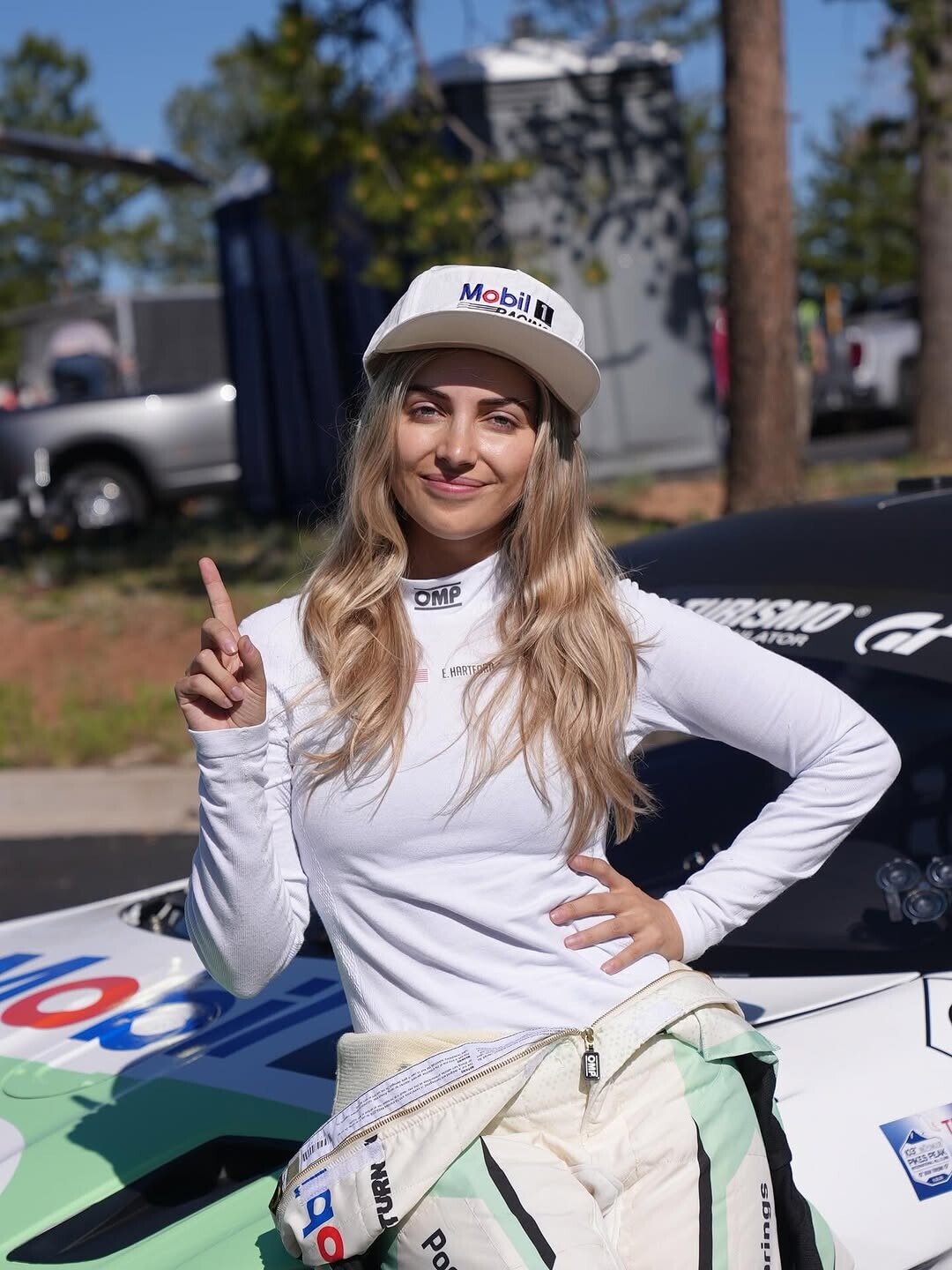 Emelia Hartford: costruttore e pilota tra Corvette record e Nissan Z da urlo