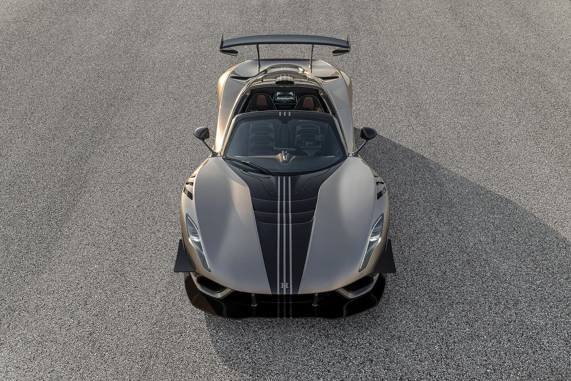 Venom F5 Revolution LF, la hypercar con cambio manuale più potente al mondo