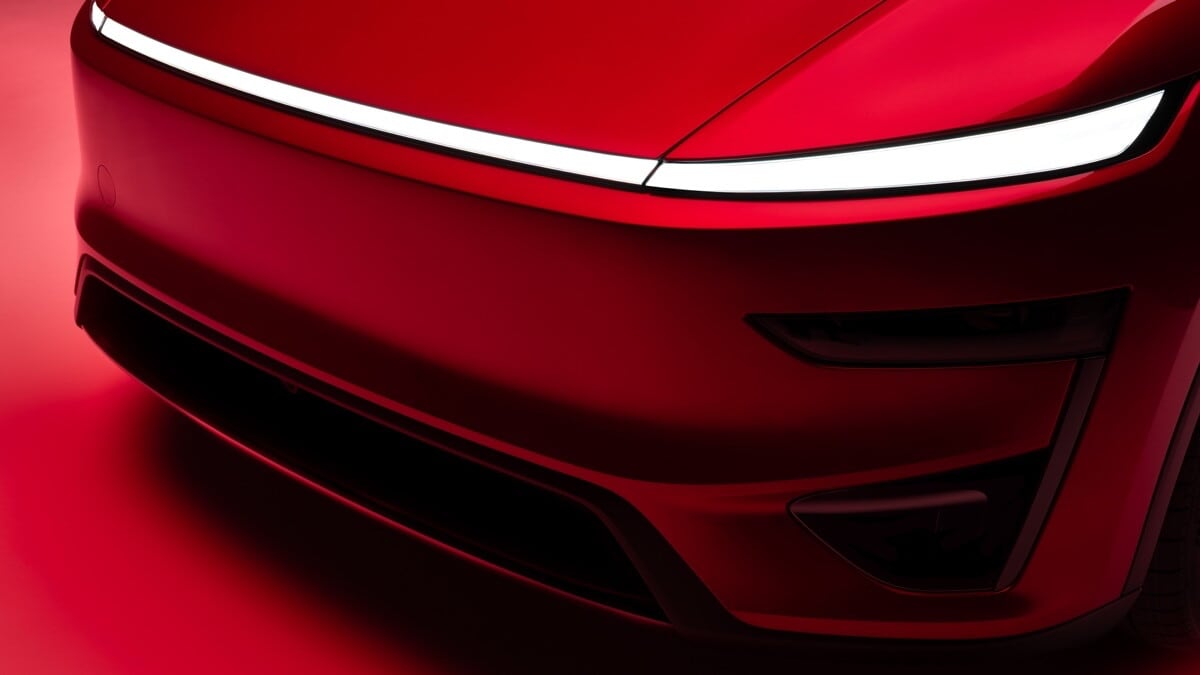 Tesla lancia la nuova Model Y Performance 2025