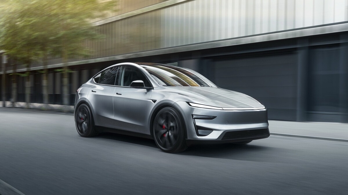 Tesla lancia la nuova Model Y Performance 2025