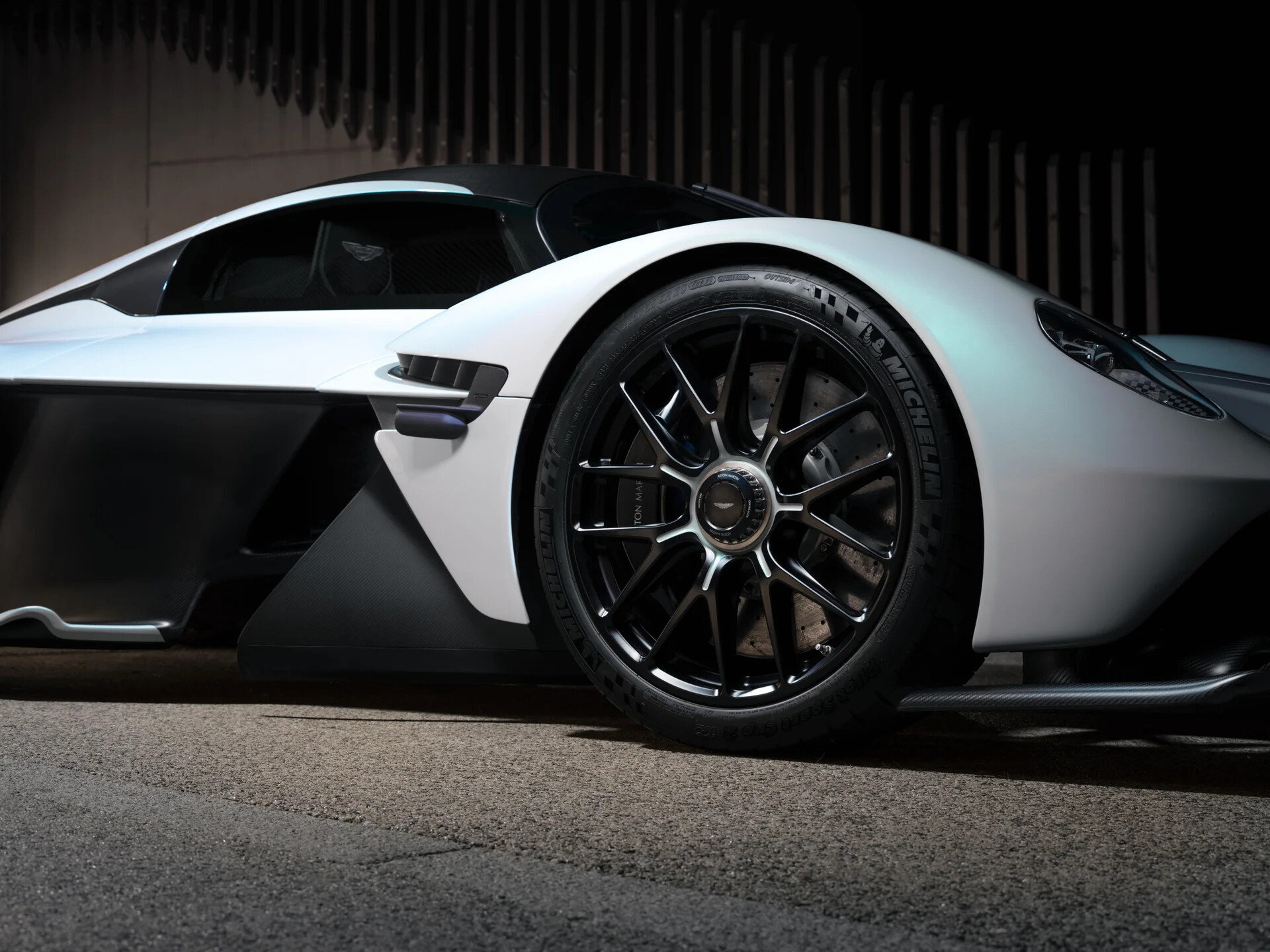 L'Aston Martin Valkyrie di Ricciardo 