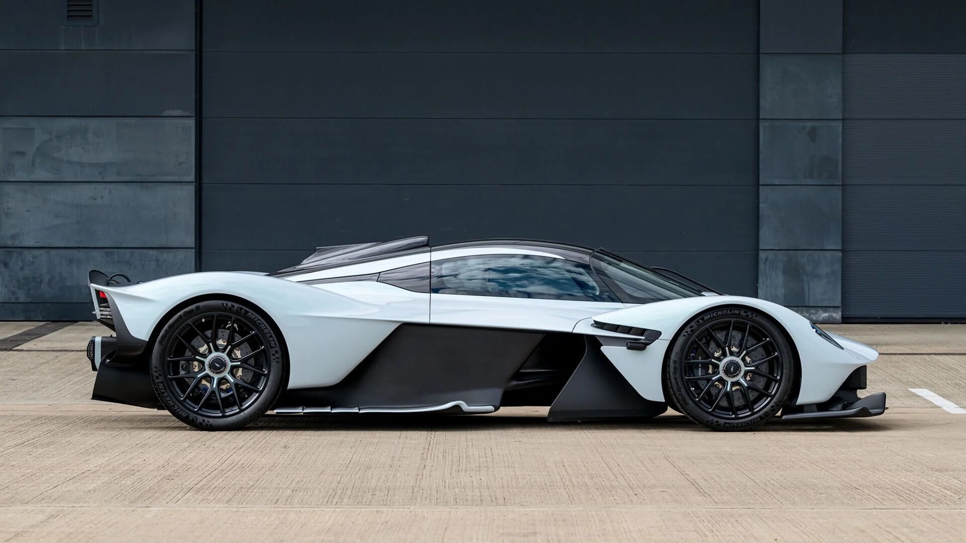 L'Aston Martin Valkyrie di Ricciardo 
