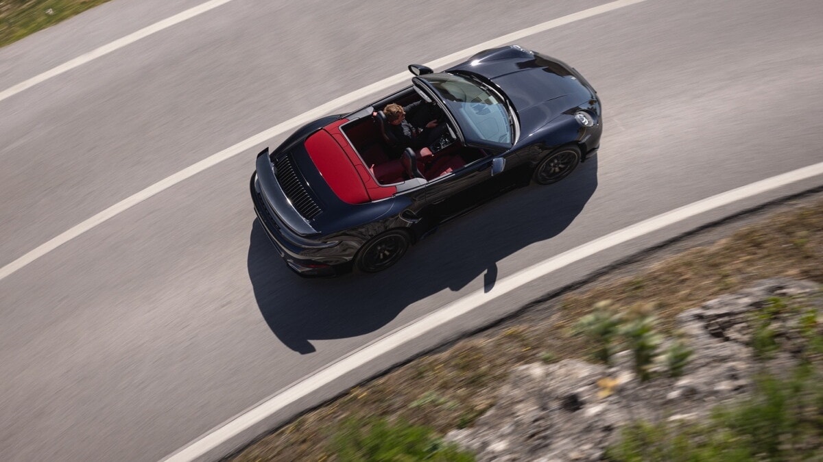 Nuova Porsche 911 Turbo S ibrida