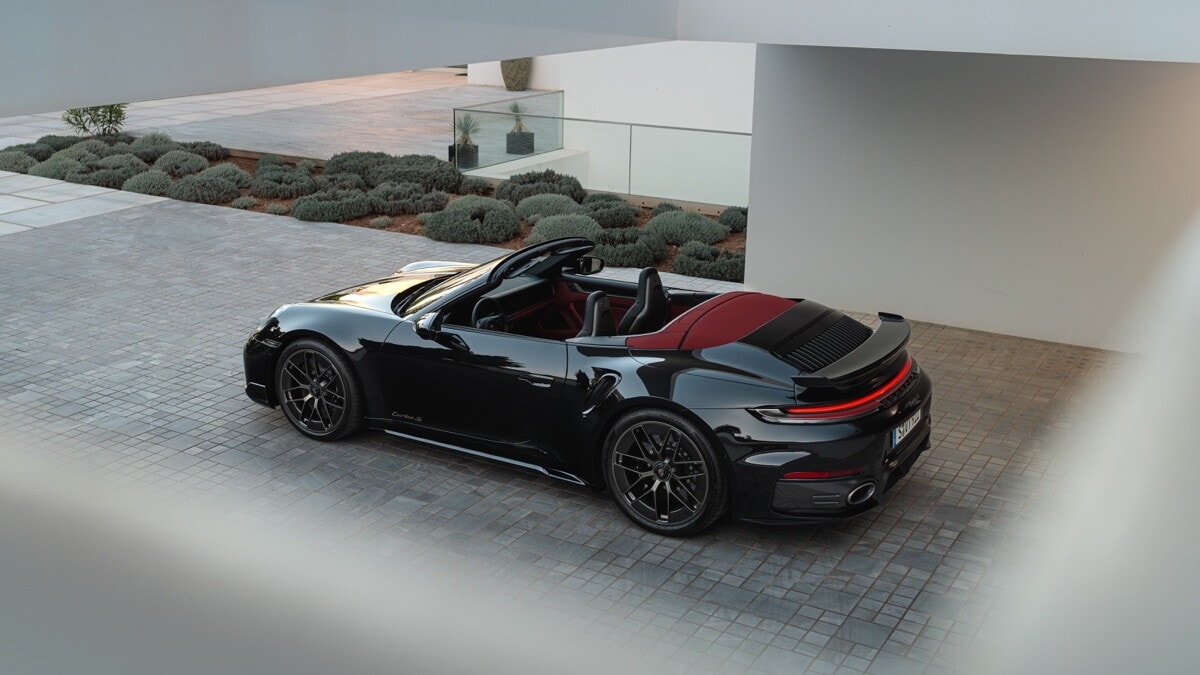 Nuova Porsche 911 Turbo S ibrida