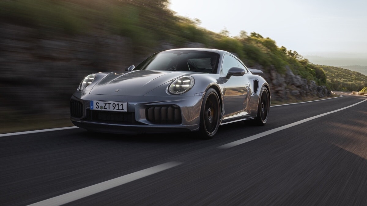 Nuova Porsche 911 Turbo S ibrida