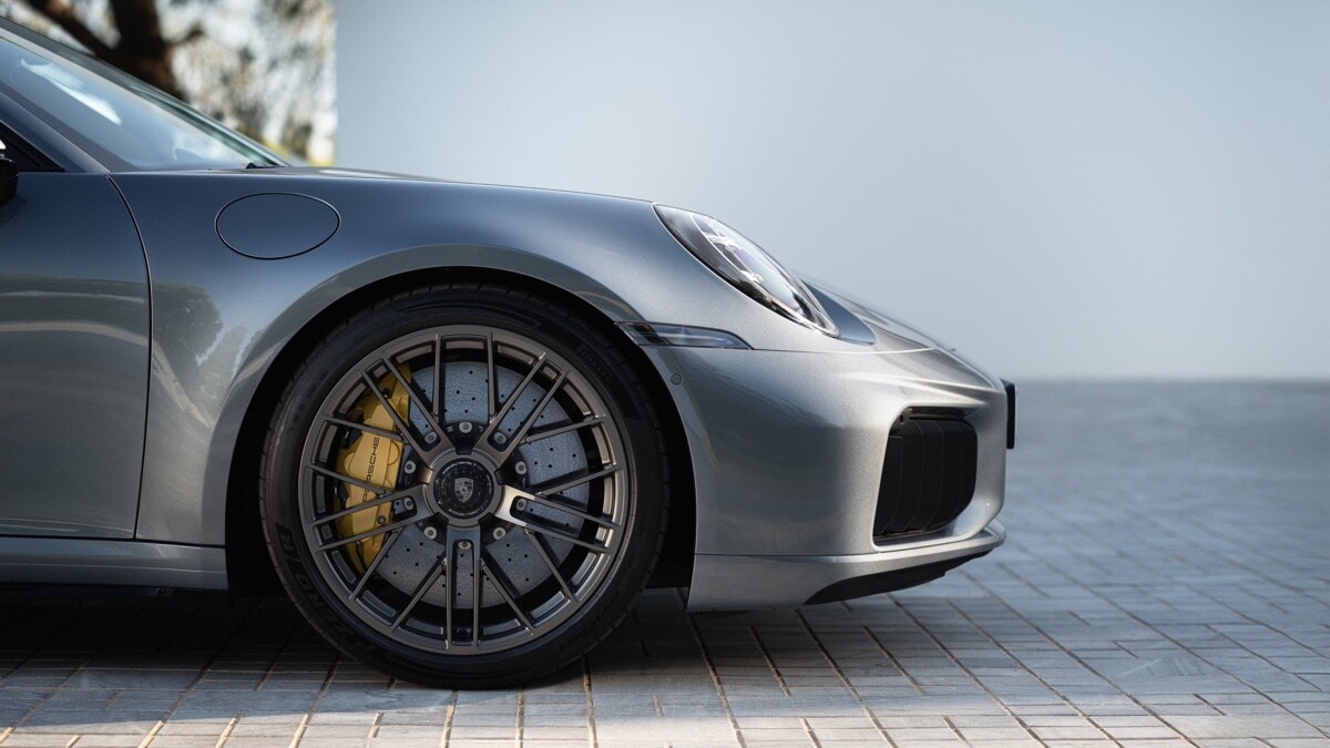 Nuova Porsche 911 Turbo S ibrida