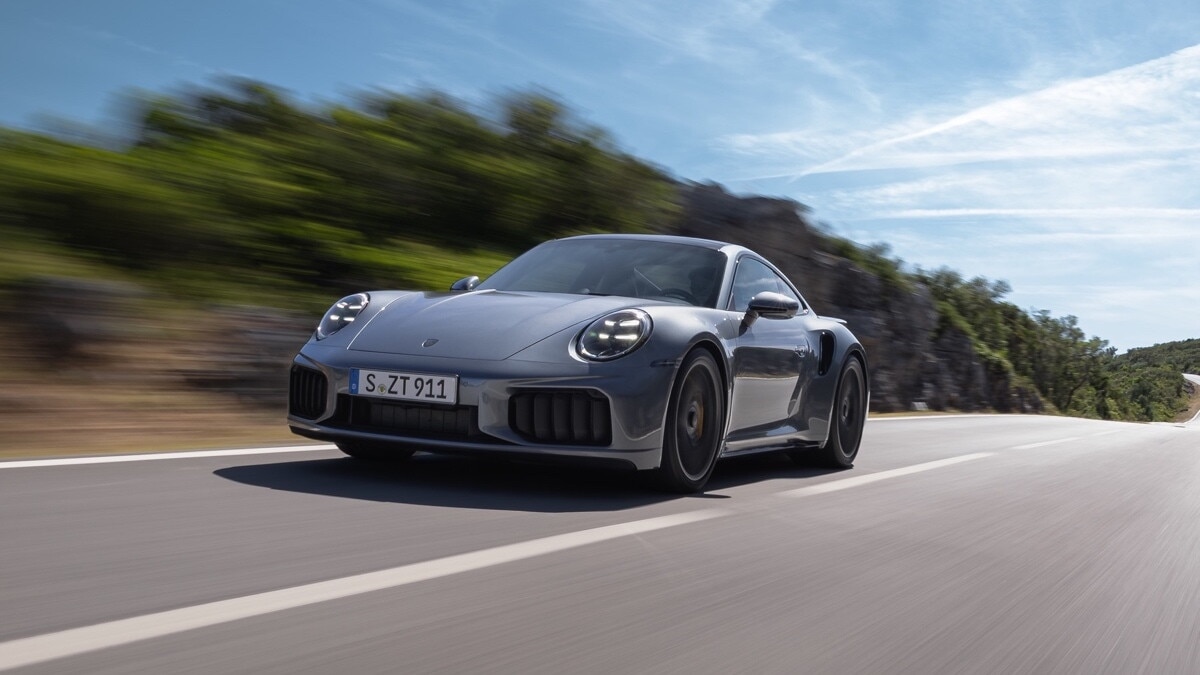 Nuova Porsche 911 Turbo S ibrida