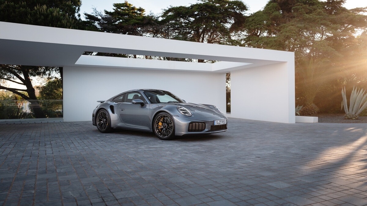 Nuova Porsche 911 Turbo S ibrida