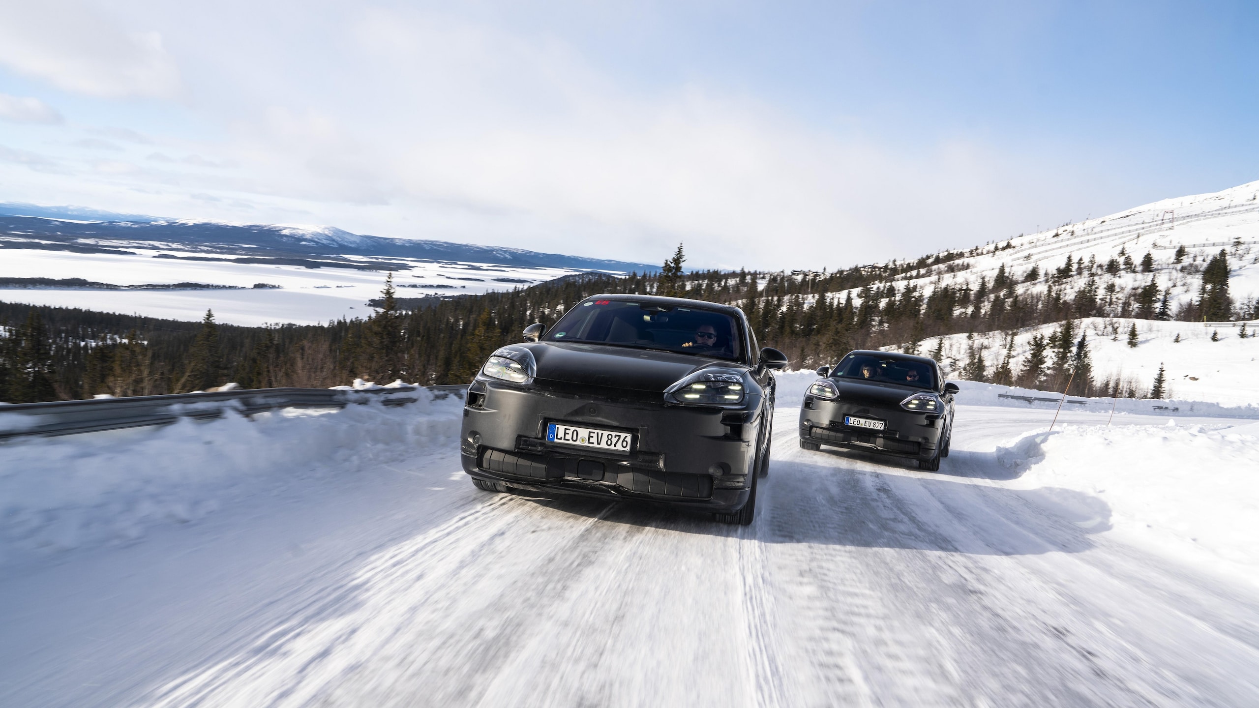 Porsche Cayenne elettrica, i test dei prototipi