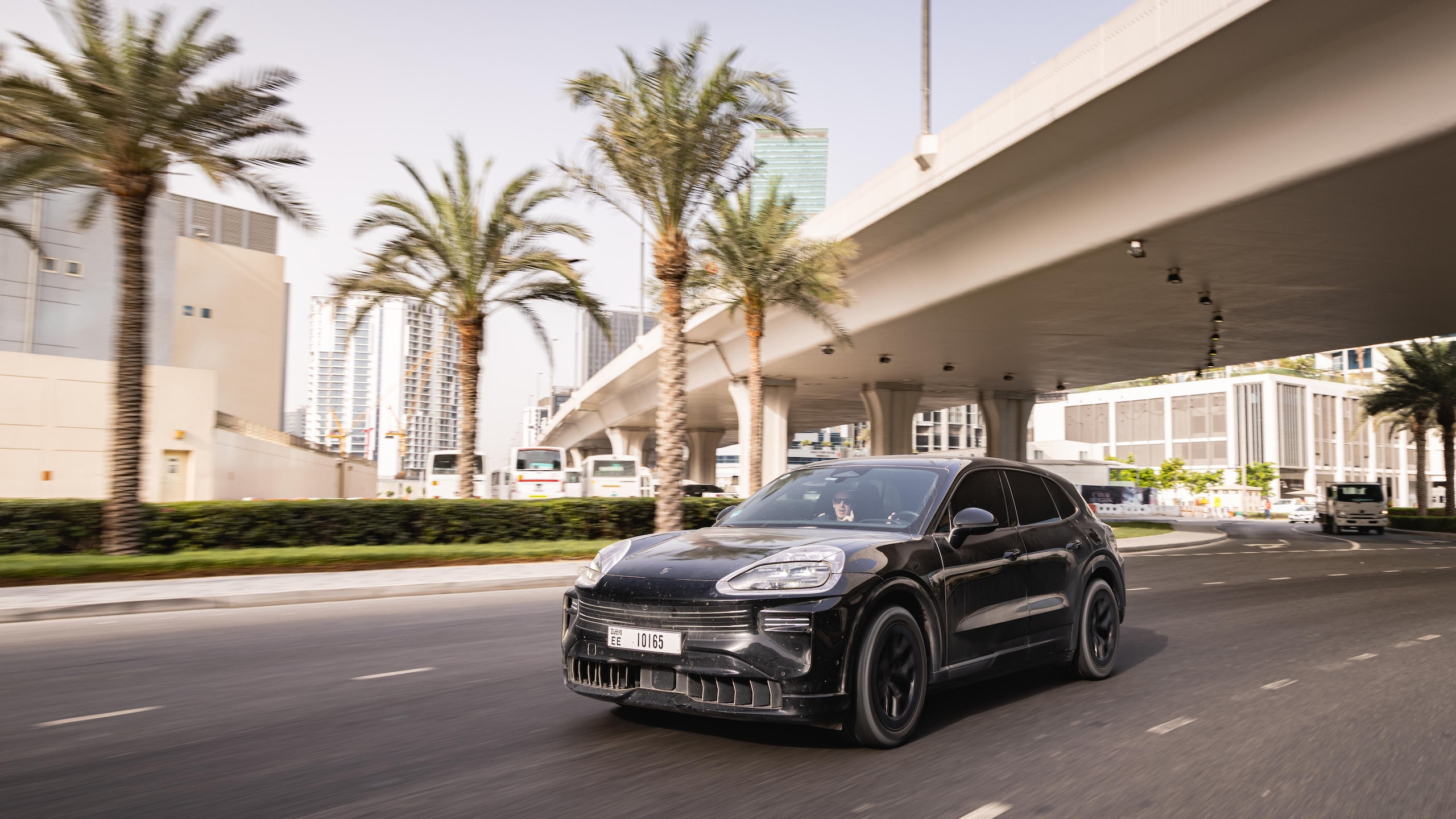 Porsche Cayenne elettrica, i test dei prototipi