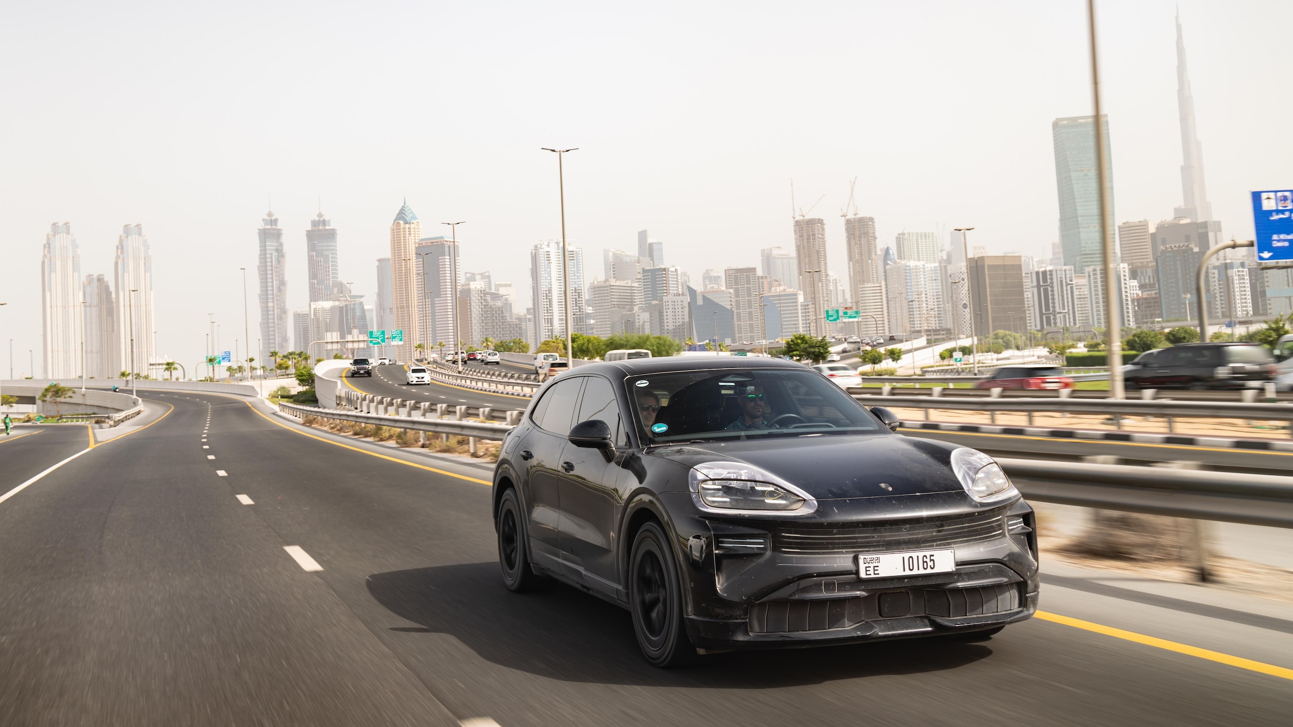 Porsche Cayenne elettrica, i test dei prototipi
