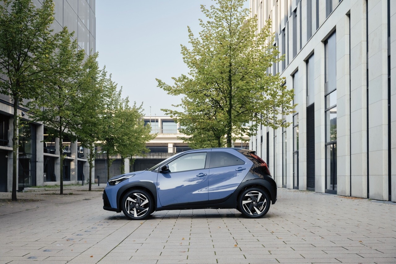Toyota Aygo X, la full hybrid su strada