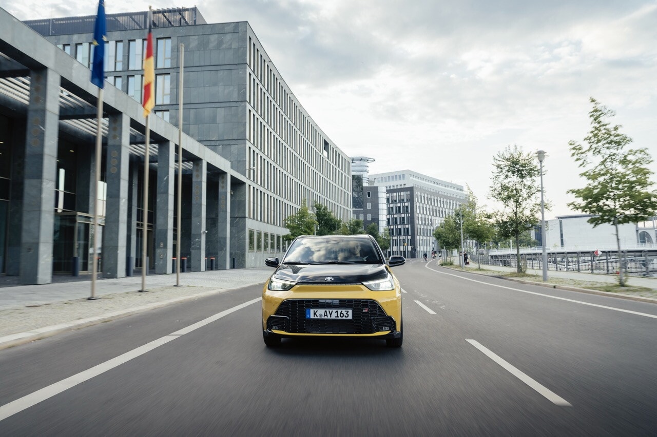 Toyota Aygo X, la full hybrid su strada