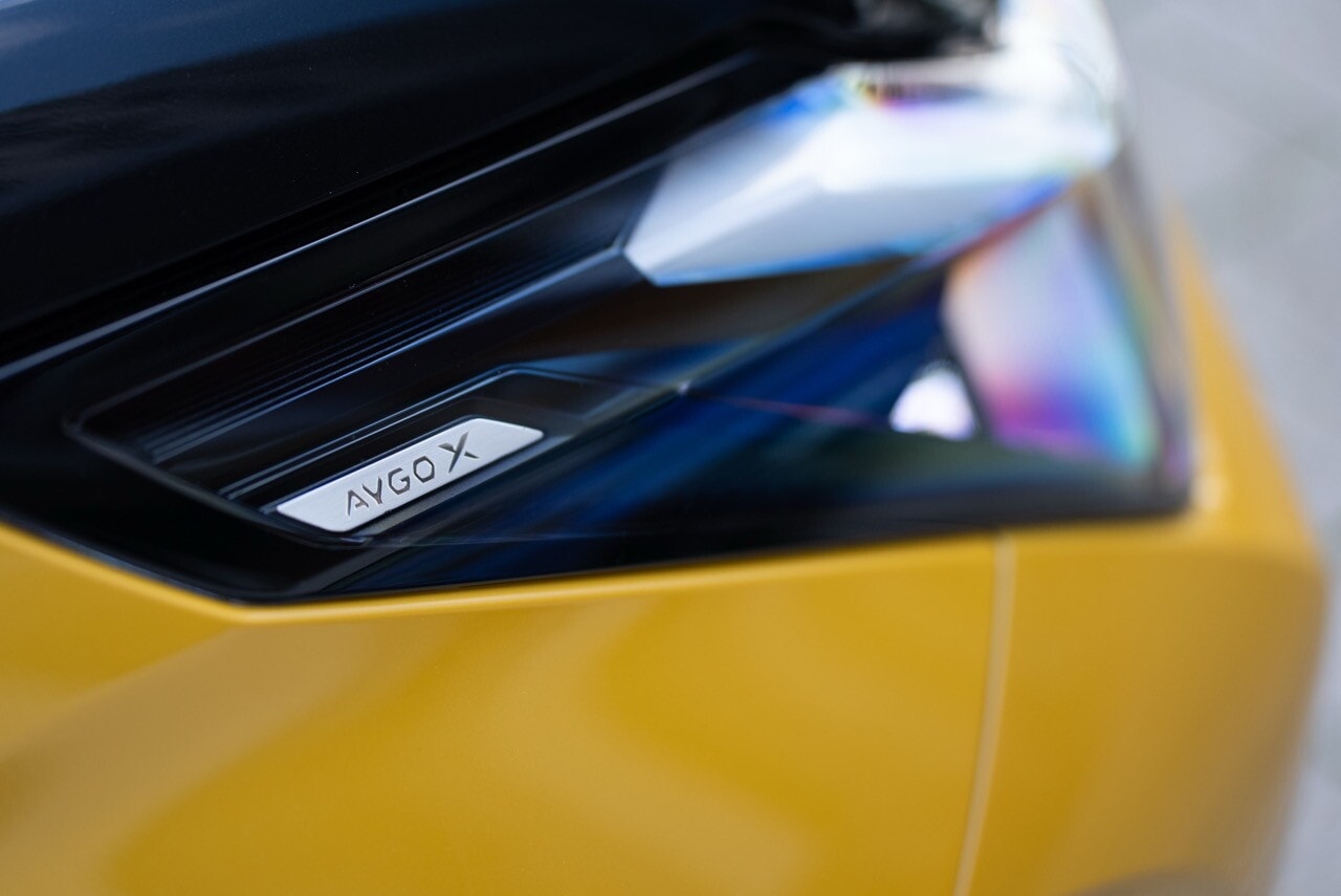 Toyota Aygo X, la full hybrid su strada