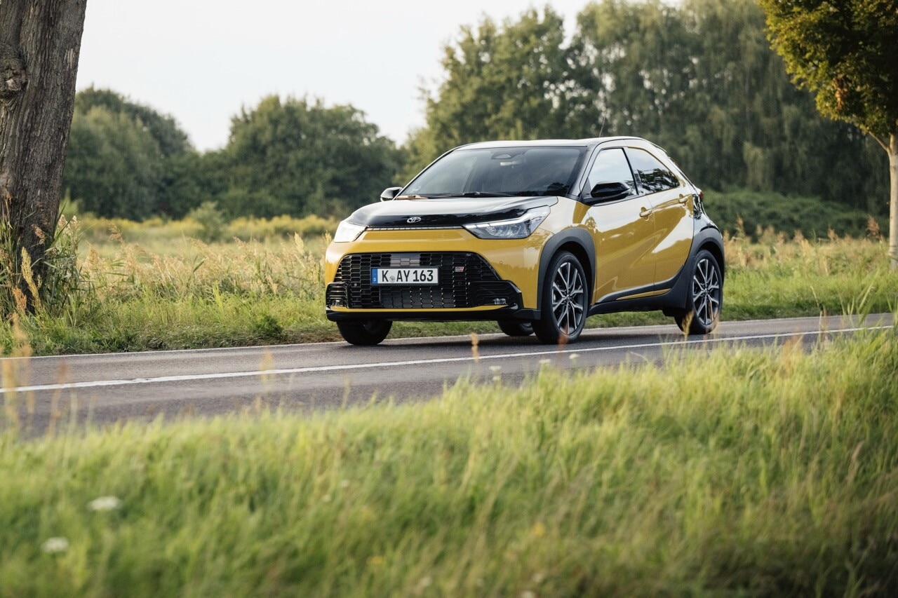 Toyota Aygo X, la full hybrid su strada