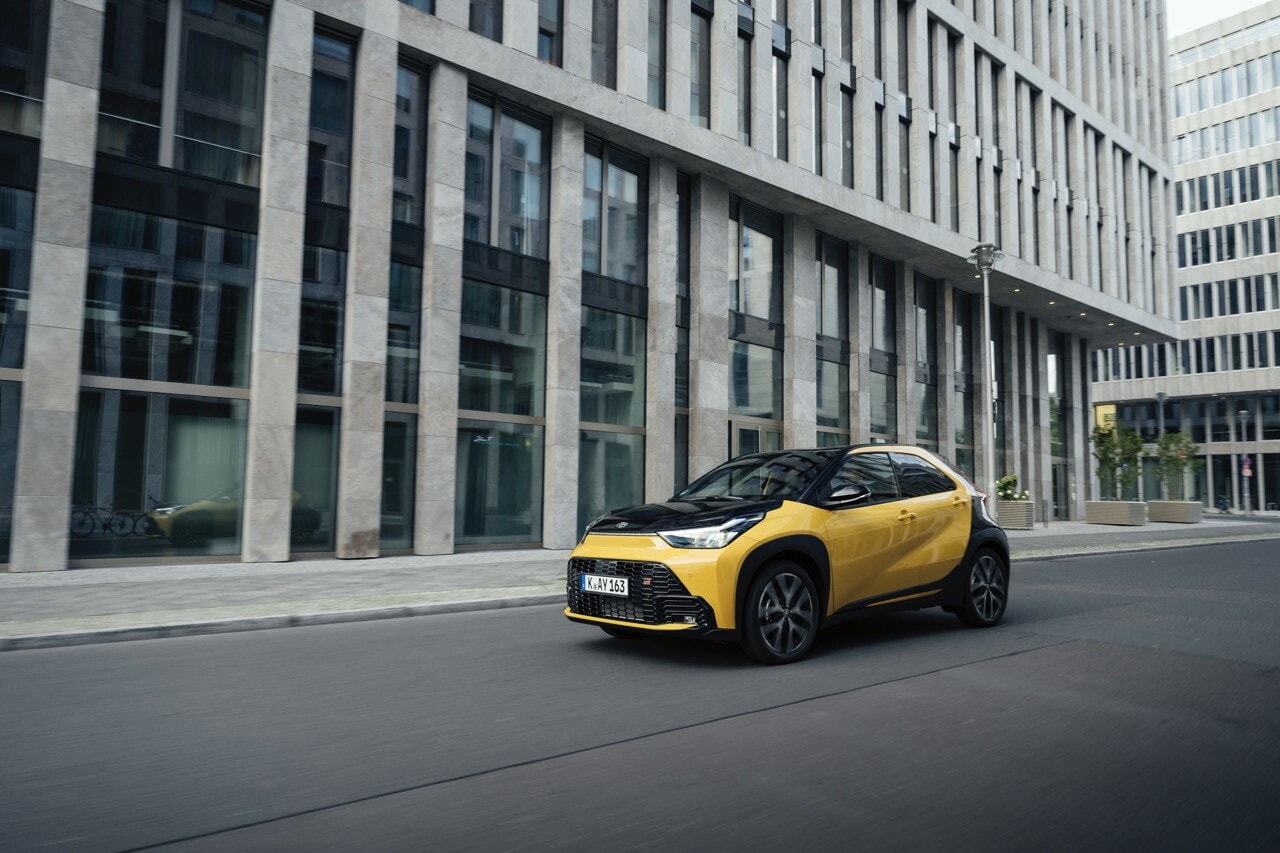 Toyota Aygo X, la full hybrid su strada