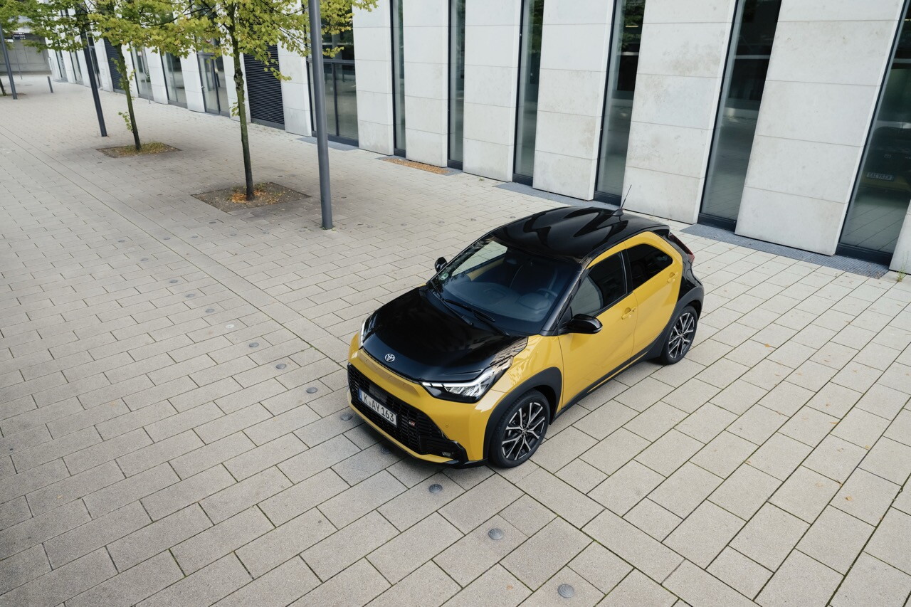 Toyota Aygo X, la full hybrid su strada
